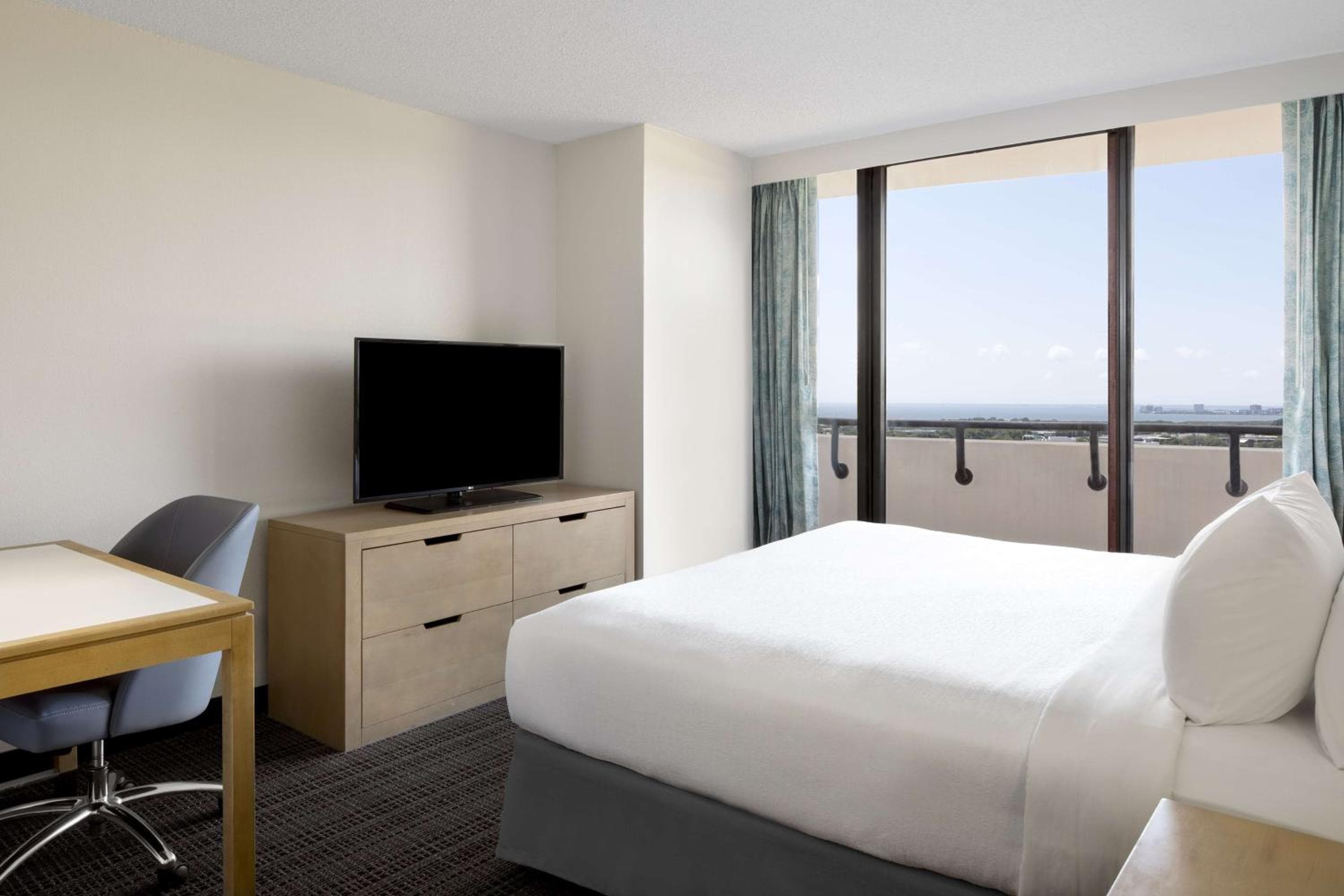 Embassy Suites by Hilton Tampa Airport Westshore — 23