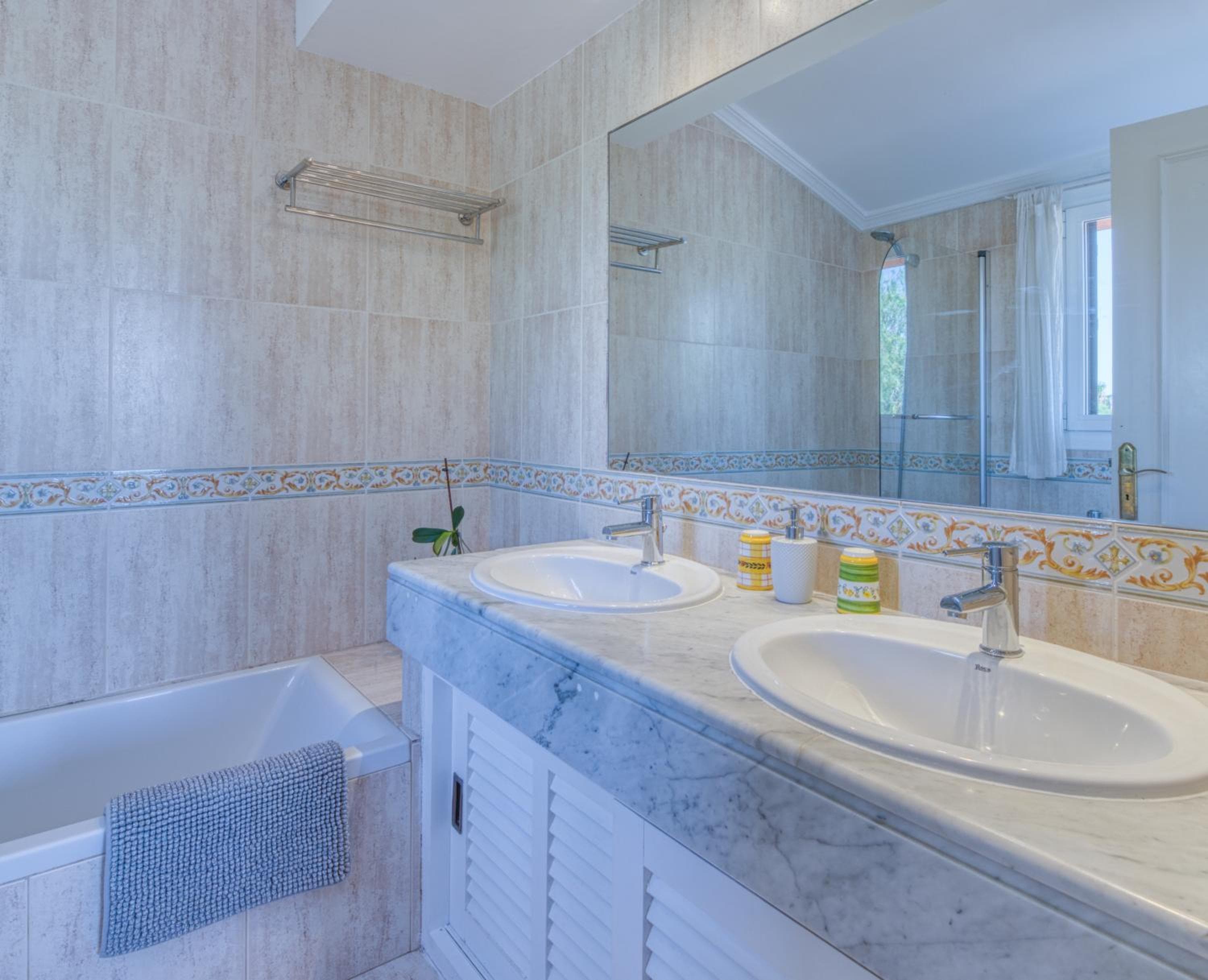 Villa Kentia, encantadora y elegante casa de campo cerca de Palma, capacidad para 8 personas — 28