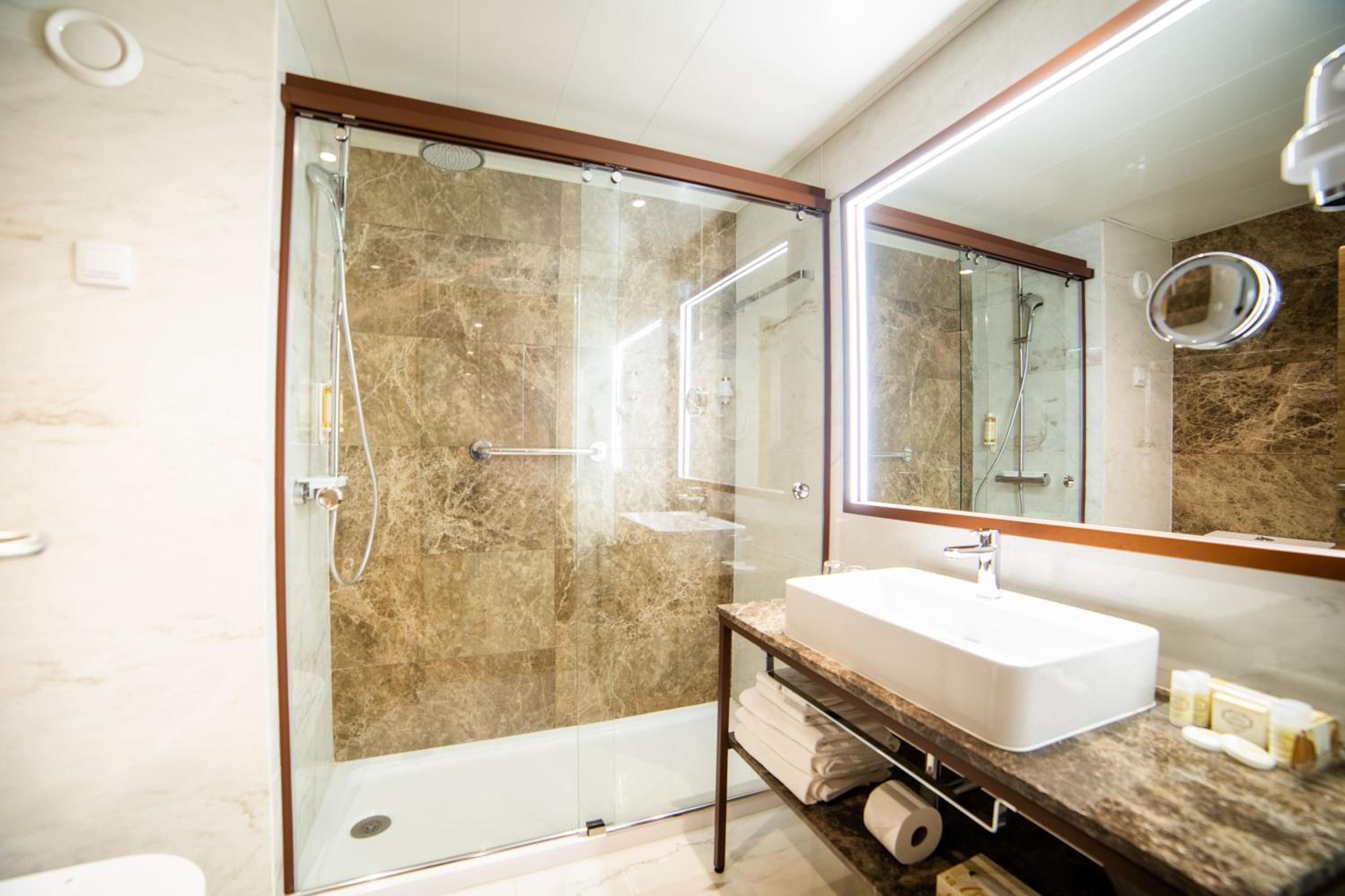 VIP Executive Suites do Marquês Hotel — 16