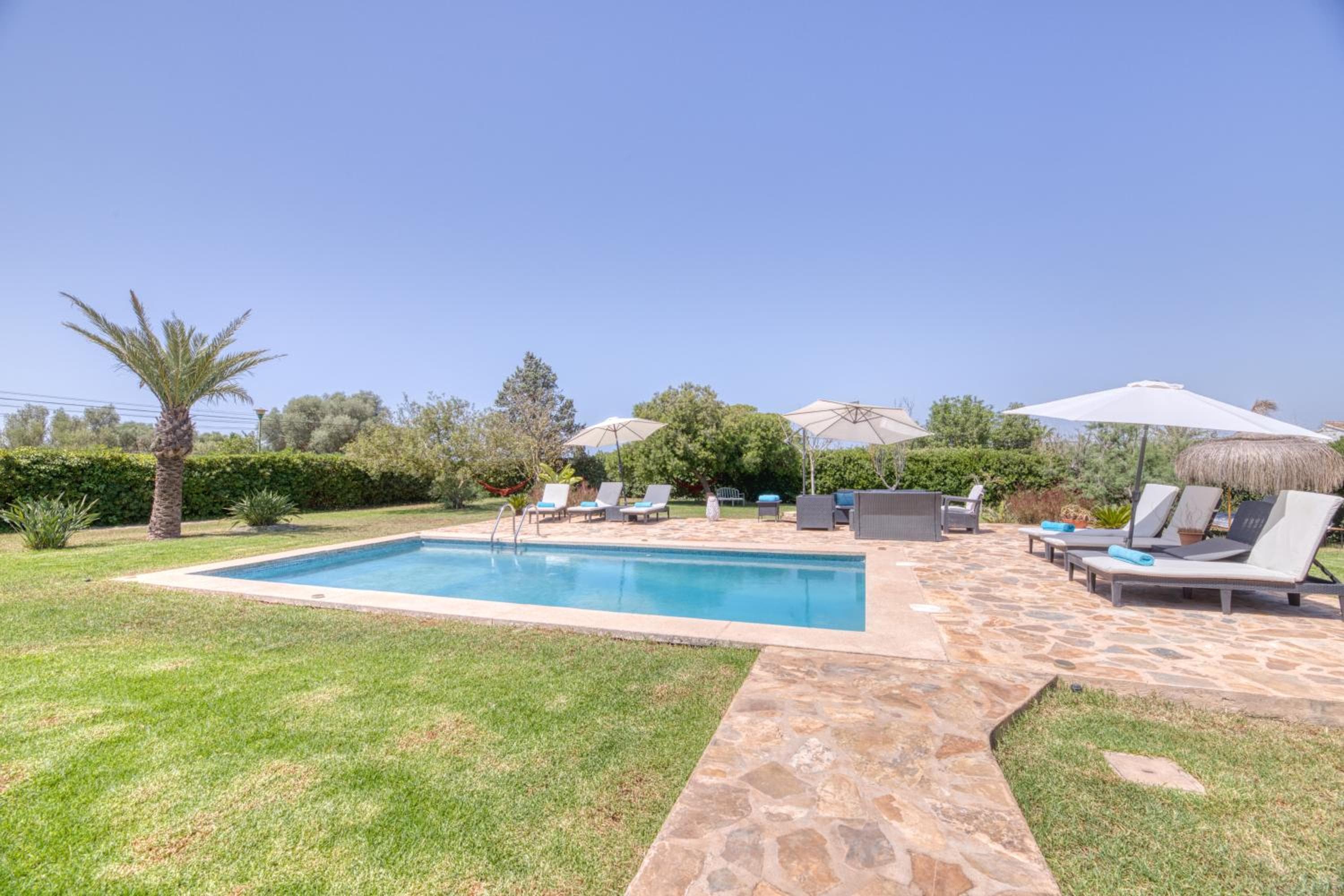 Villa Kentia, encantadora y elegante casa de campo cerca de Palma, capacidad para 8 personas — 3
