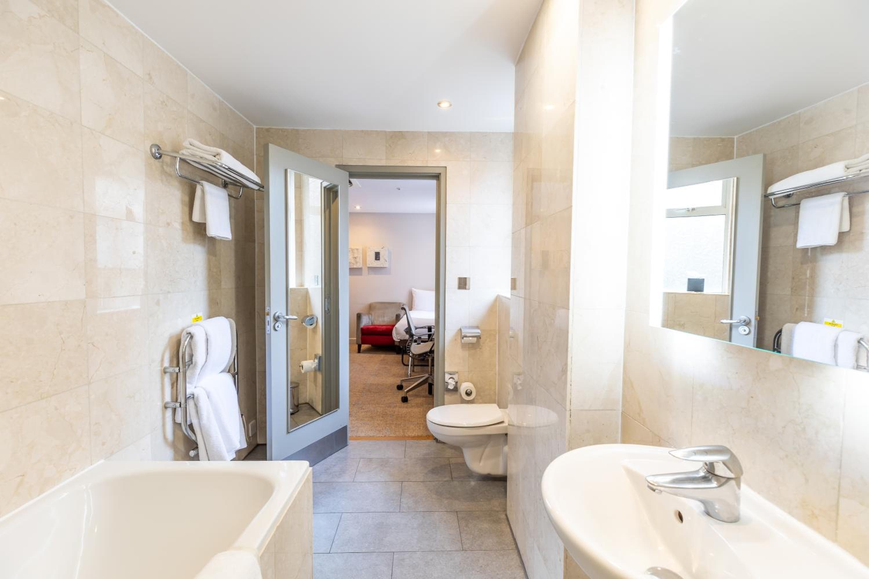 DoubleTree by Hilton London – West End — 10