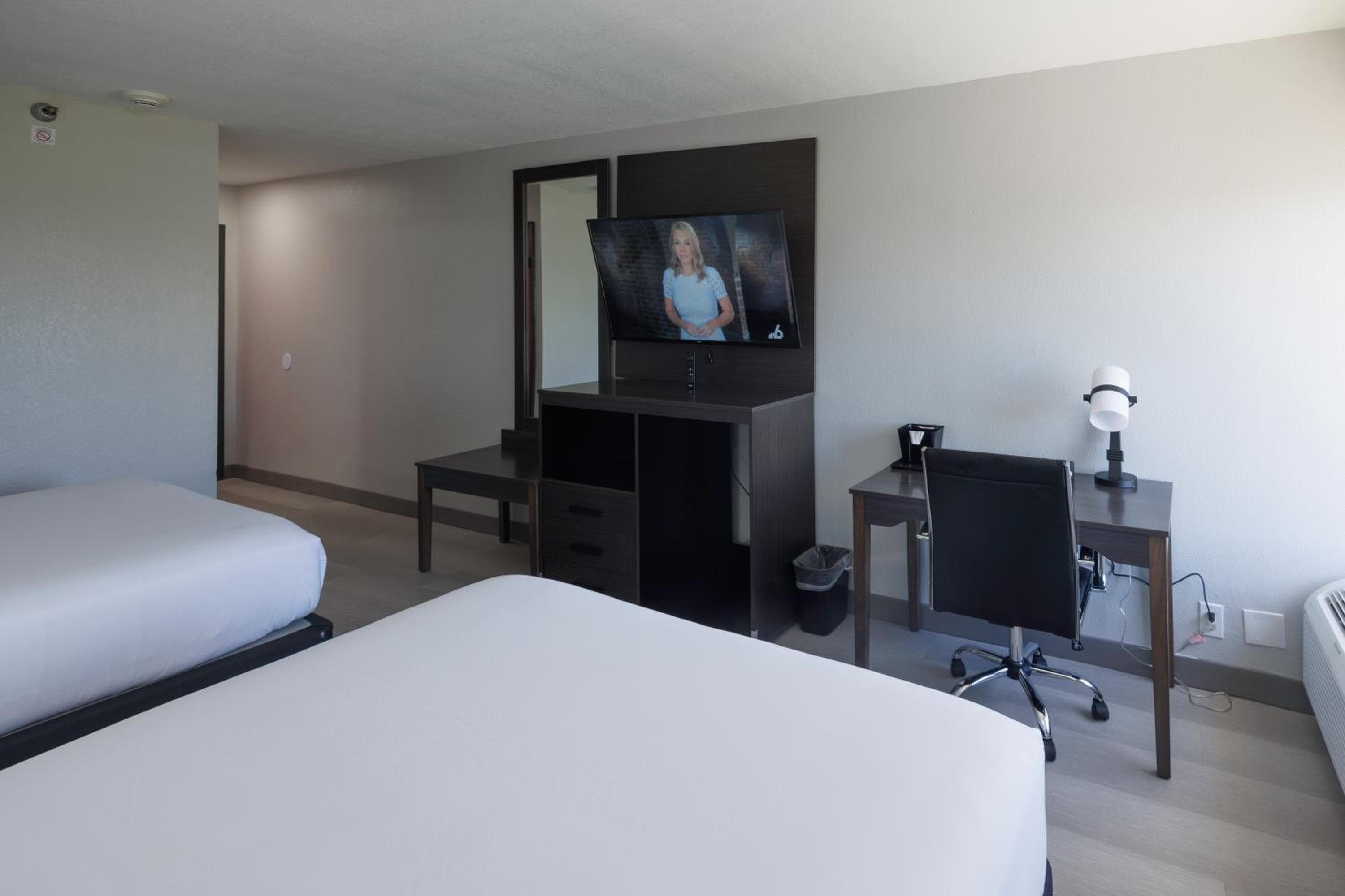 B&B Hotel Miami Airport — 12