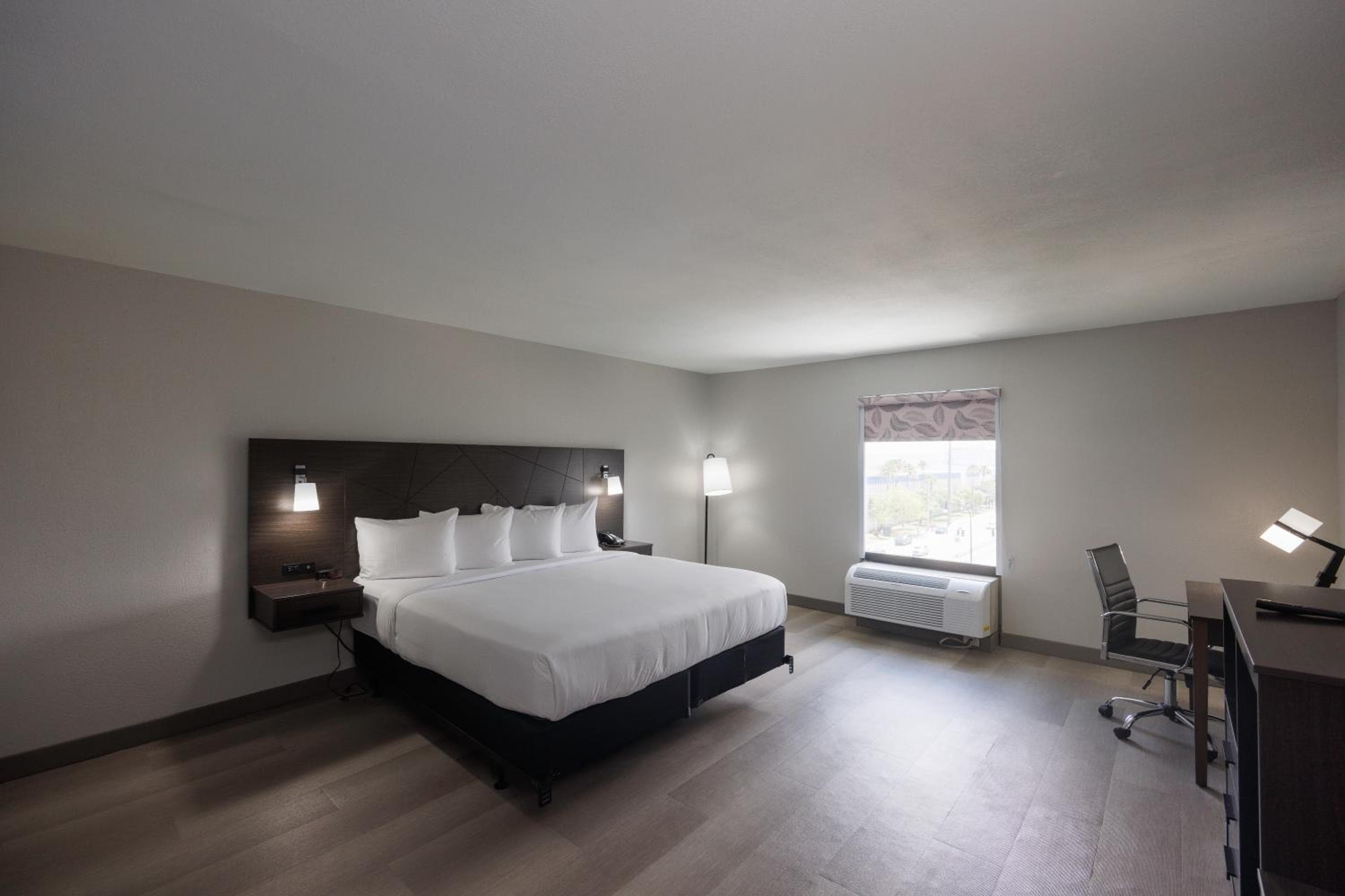 B&B Hotel Miami Airport — 17