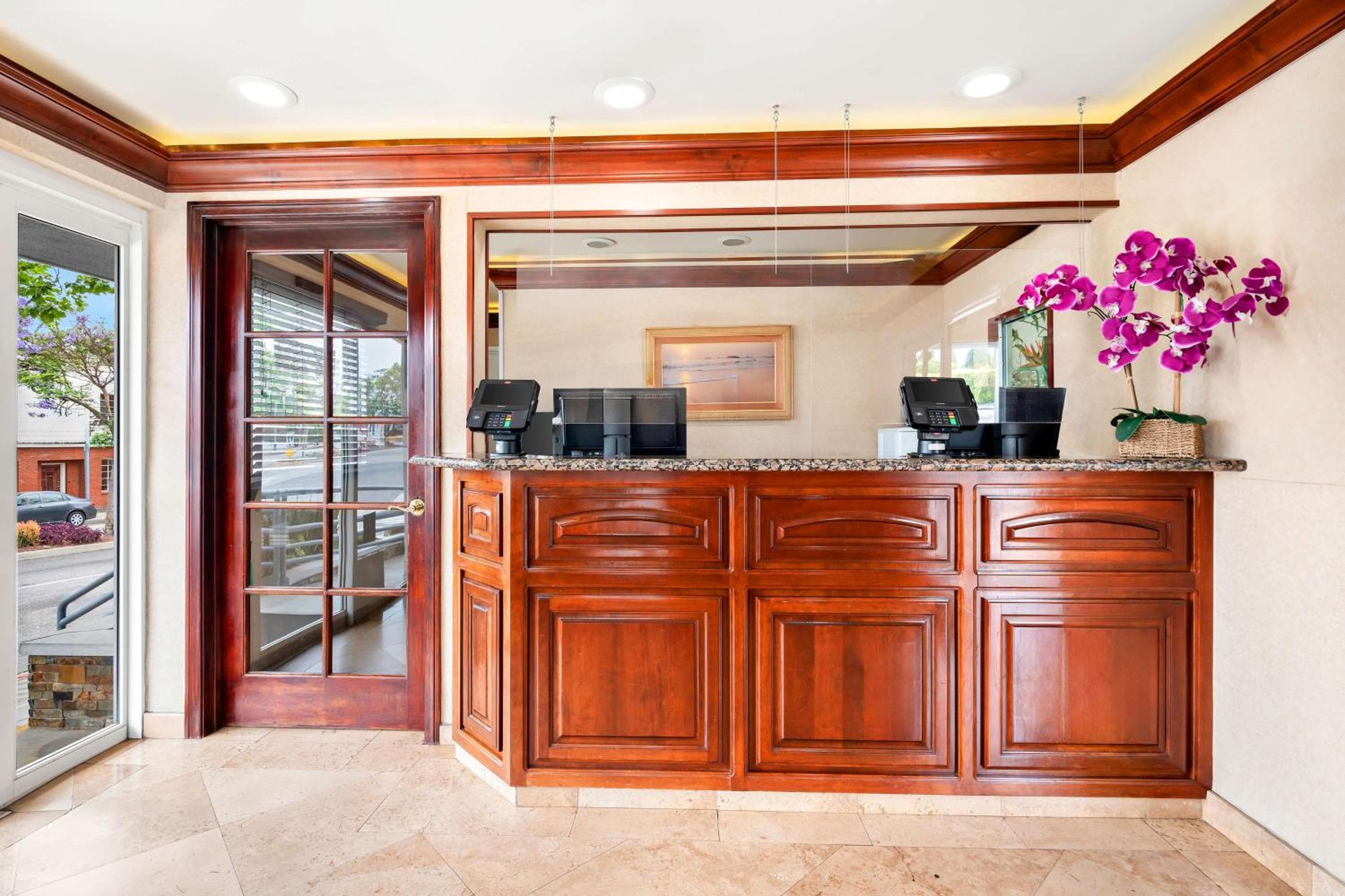 SureStay Hotel by Best Western Santa Monica — 5