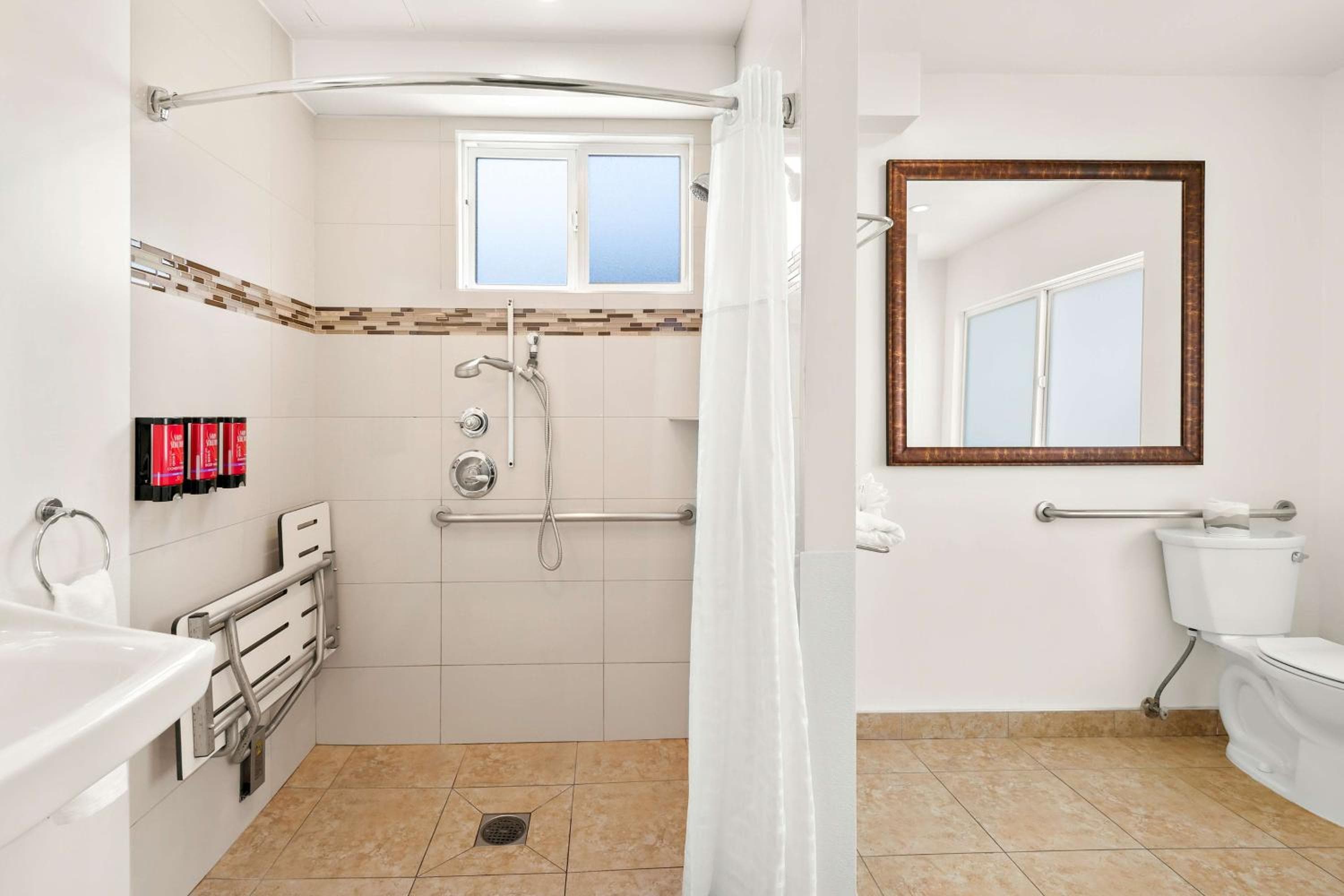 SureStay Hotel by Best Western Santa Monica — 10