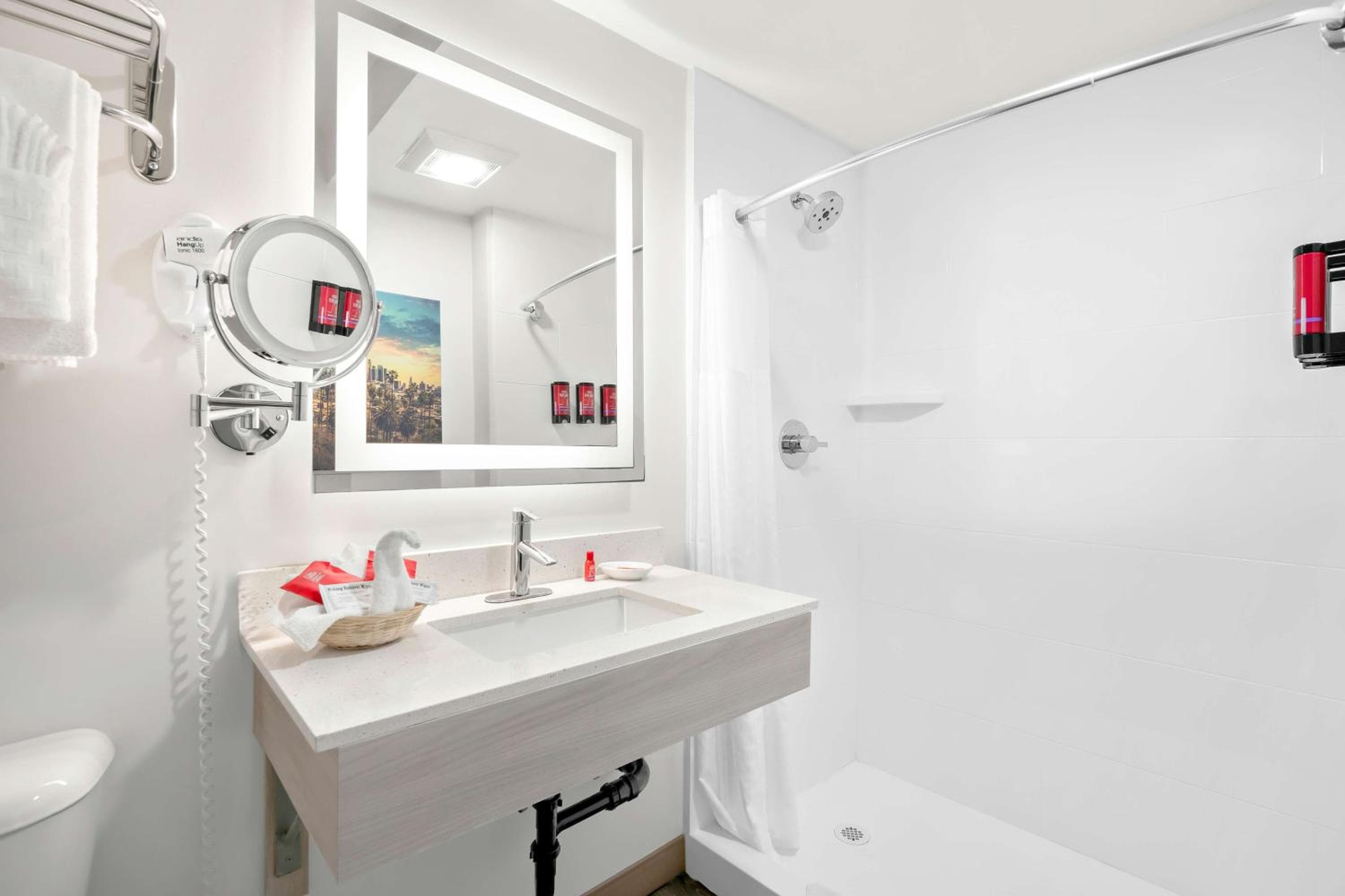 SureStay Hotel by Best Western Santa Monica — 15