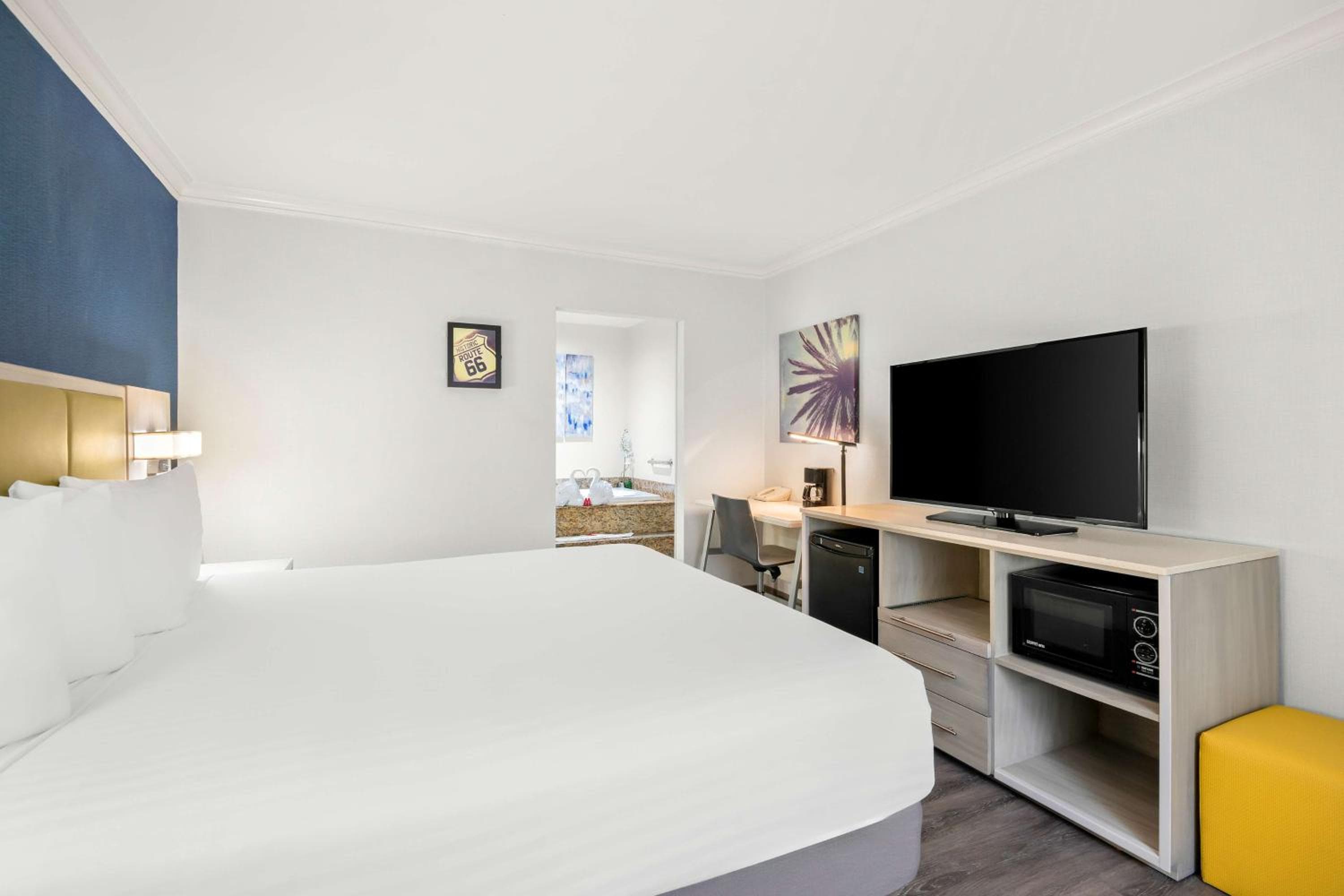 SureStay Hotel by Best Western Santa Monica — 13