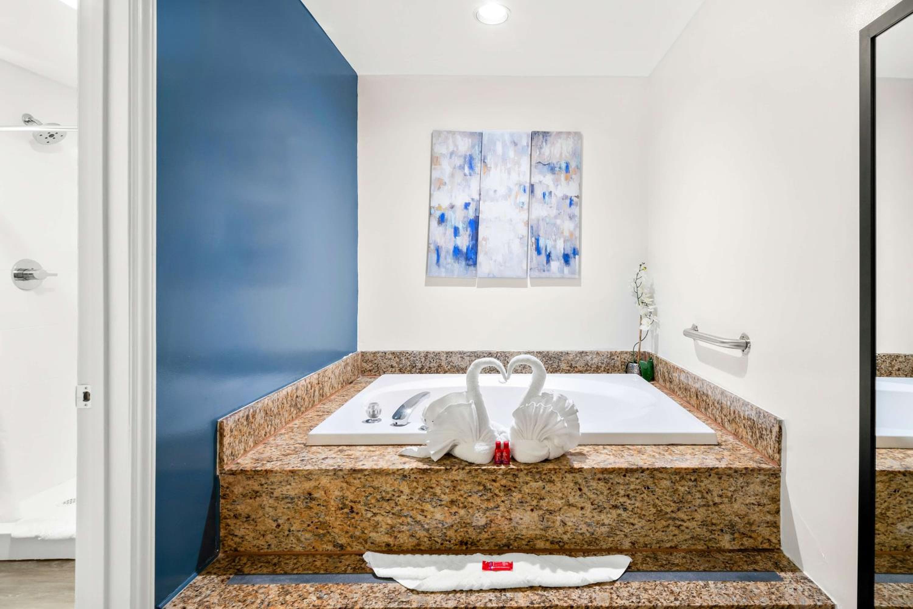 SureStay Hotel by Best Western Santa Monica — 12