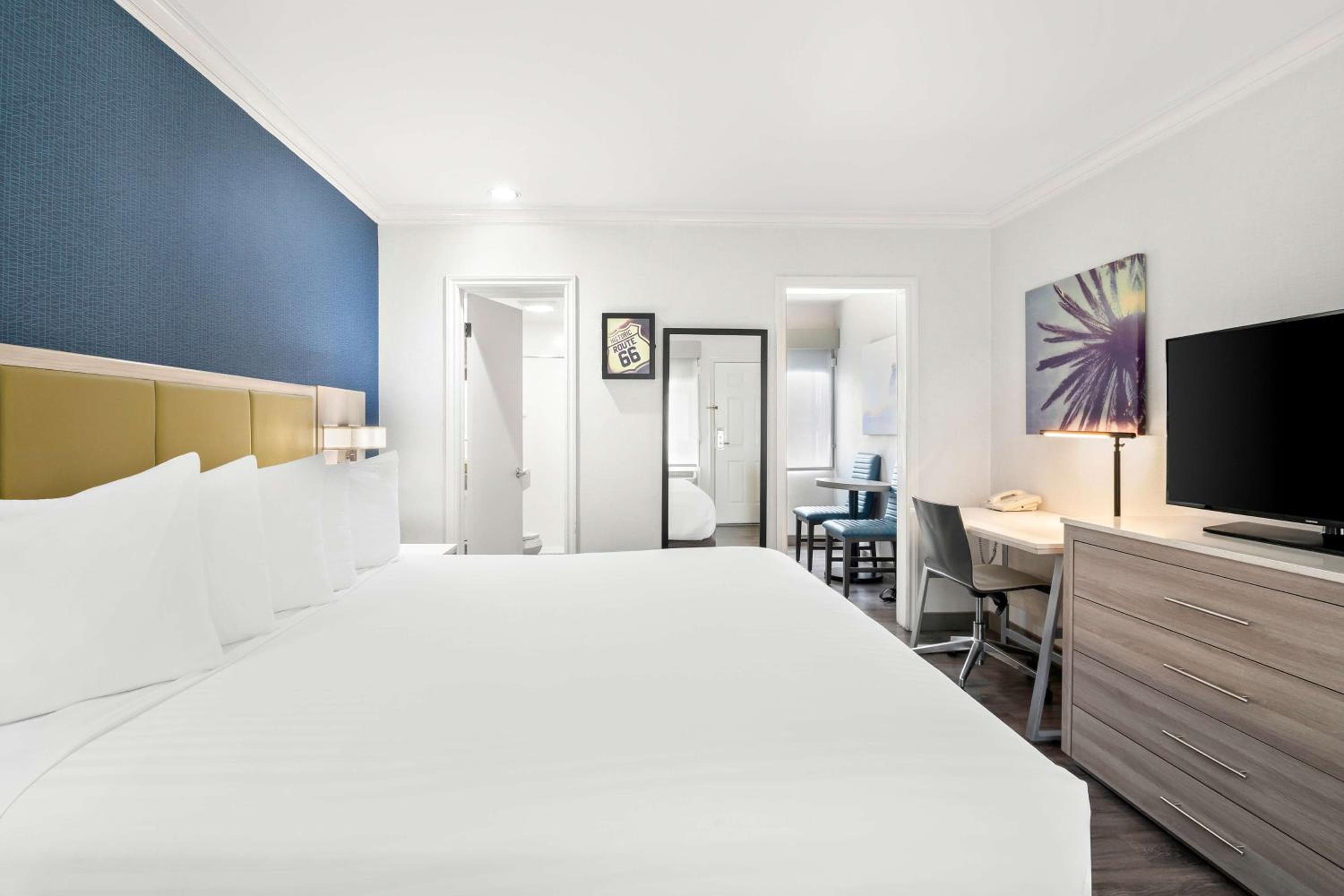 SureStay Hotel by Best Western Santa Monica — 17