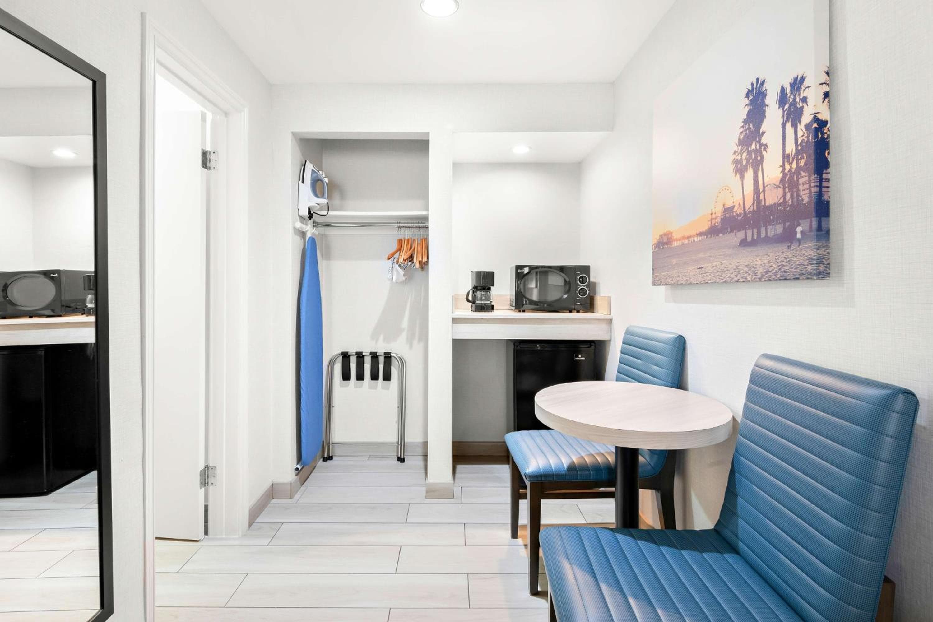 SureStay Hotel by Best Western Santa Monica — 21