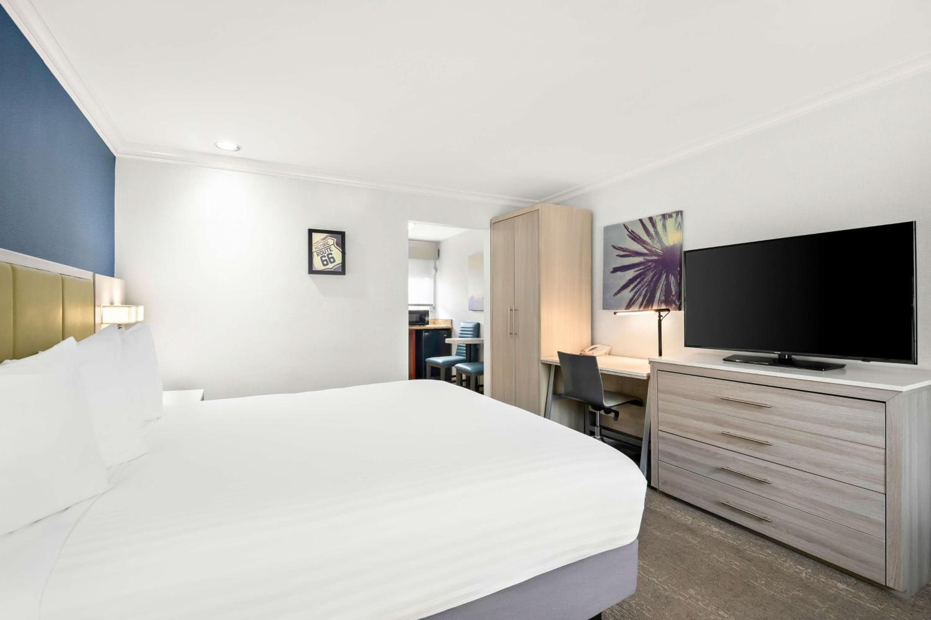 SureStay Hotel by Best Western Santa Monica — 25