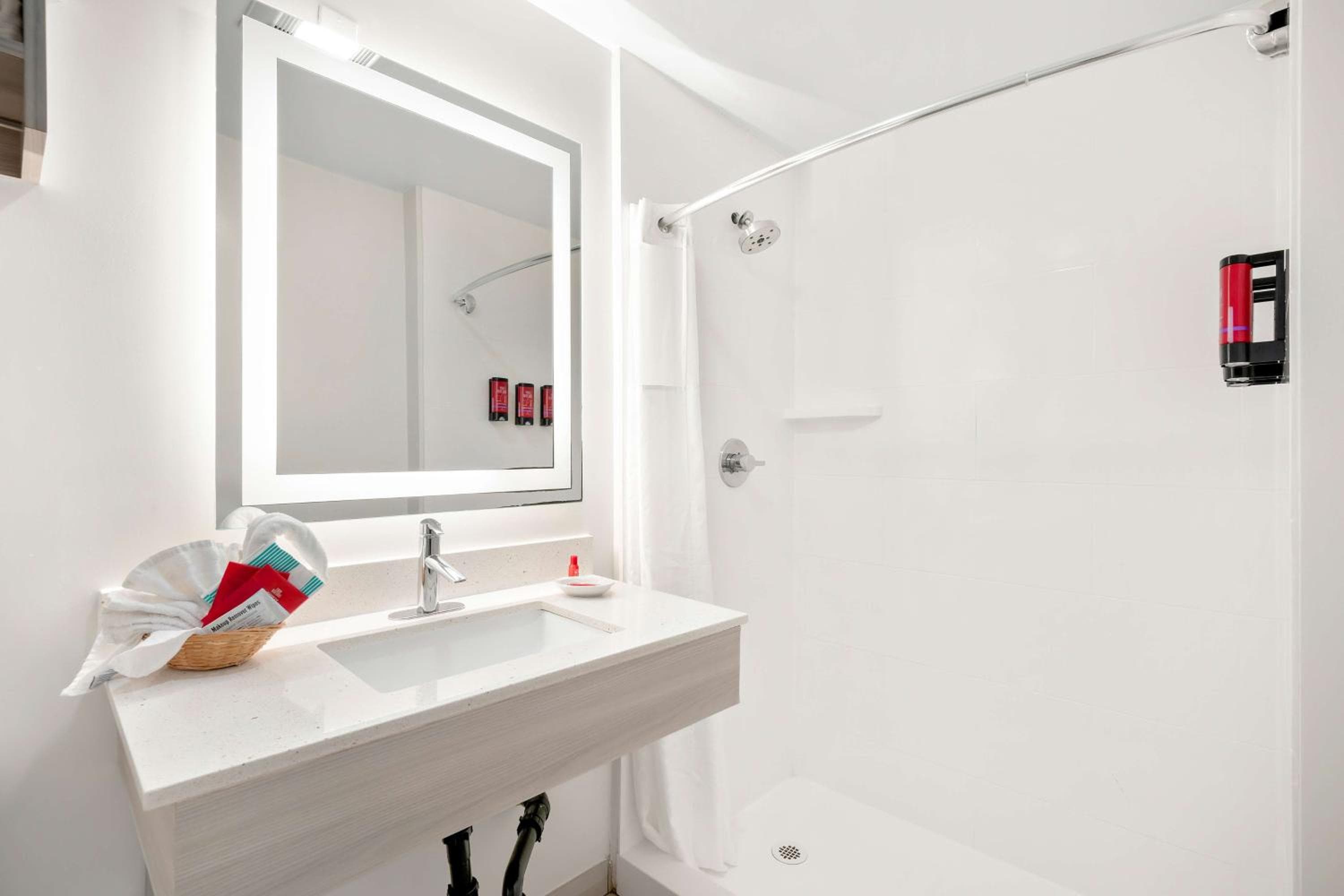 SureStay Hotel by Best Western Santa Monica — 27