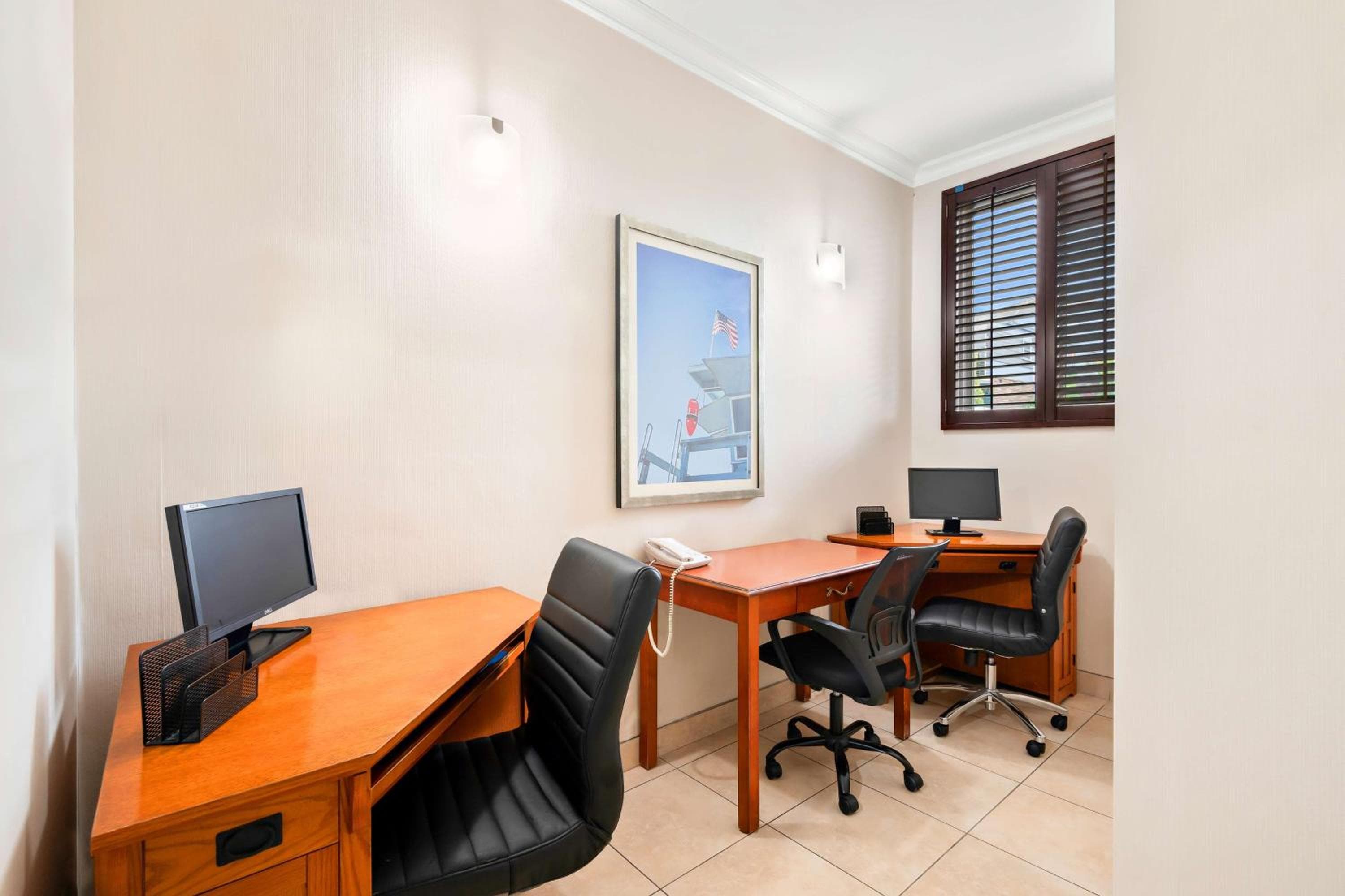 SureStay Hotel by Best Western Santa Monica — 28