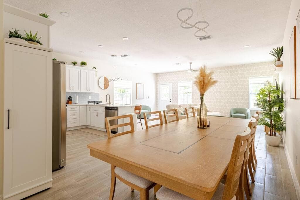 4 Bedroom 3 Full Bath Boho Oasis Saltwater Pool Near Downtown, North of Hyde Park Sleeps 12 Pets OK — 30