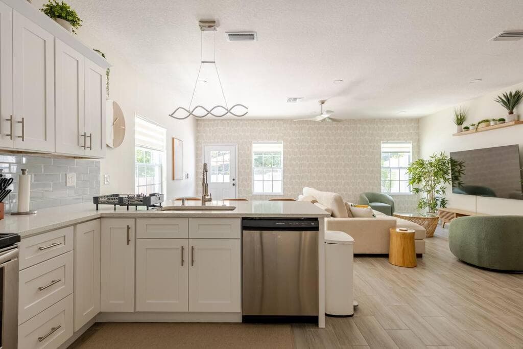 4 Bedroom House Near Downtown Tampa Sleeps 12 Pool Private Patio Pet Friendly — 20