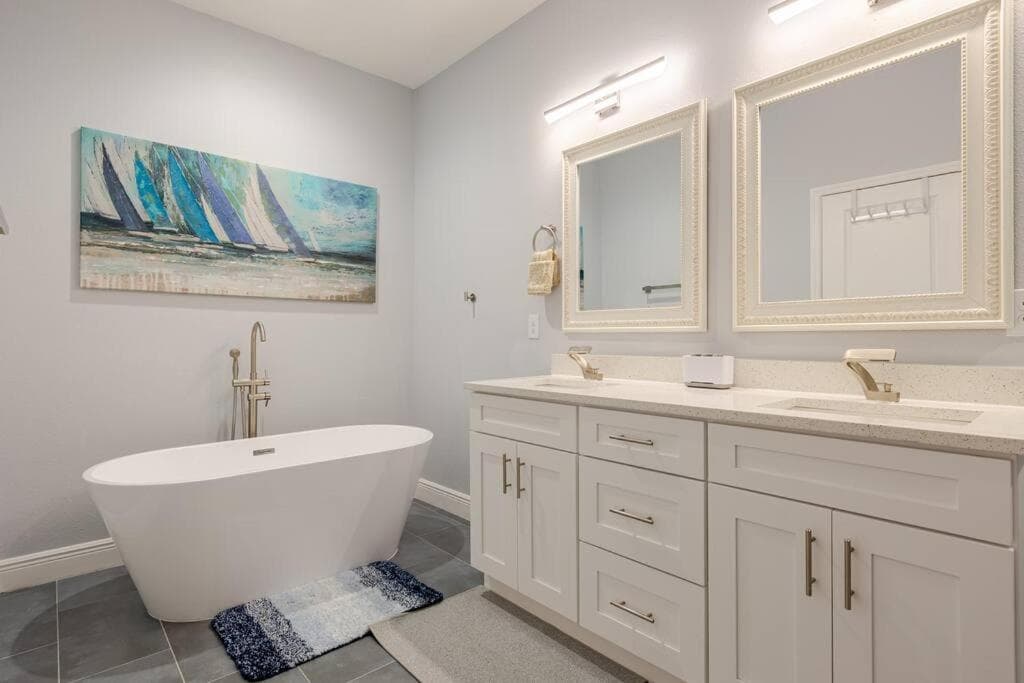 4 Bedroom 3 Full Bath Boho Oasis Saltwater Pool Near Downtown, North of Hyde Park Sleeps 12 Pets OK — 20