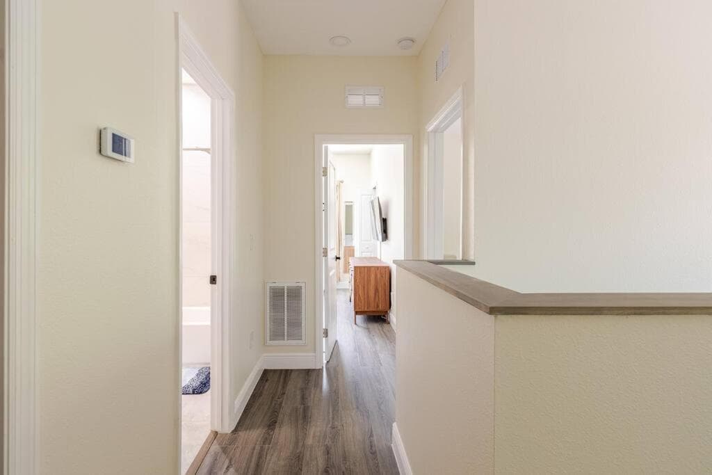 4 Bedroom 3 Full Bath Boho Oasis Saltwater Pool Near Downtown, North of Hyde Park Sleeps 12 Pets OK — 18