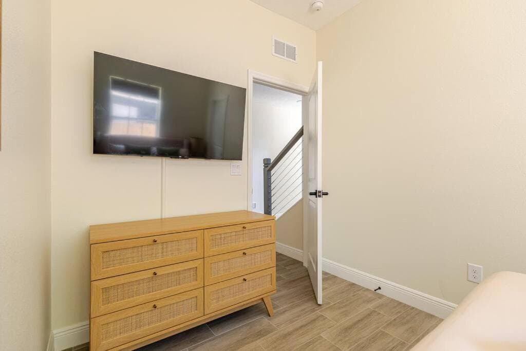 4 Bedroom House Near Downtown Tampa Sleeps 12 Pool Private Patio Pet Friendly — 30