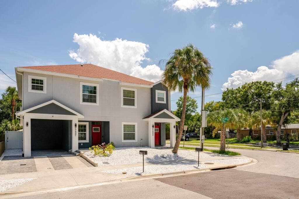 4 Bedroom 3 Full Bath Boho Oasis Saltwater Pool Near Downtown, North of Hyde Park Sleeps 12 Pets OK — 11