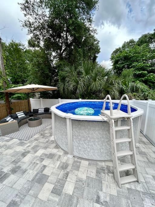 4 Bedroom 3 Full Bath Boho Oasis Saltwater Pool Near Downtown, North of Hyde Park Sleeps 12 Pets OK — 4
