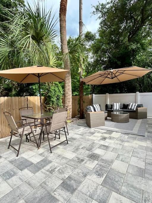 4 Bedroom 3 Full Bath Boho Oasis Saltwater Pool Near Downtown, North of Hyde Park Sleeps 12 Pets OK — 3