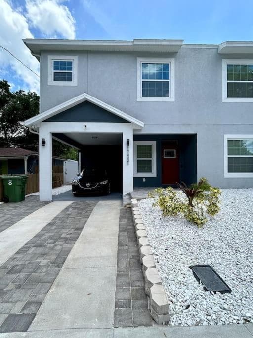 4 Bedroom 3 Full Bath Boho Oasis Saltwater Pool Near Downtown, North of Hyde Park Sleeps 12 Pets OK — 1