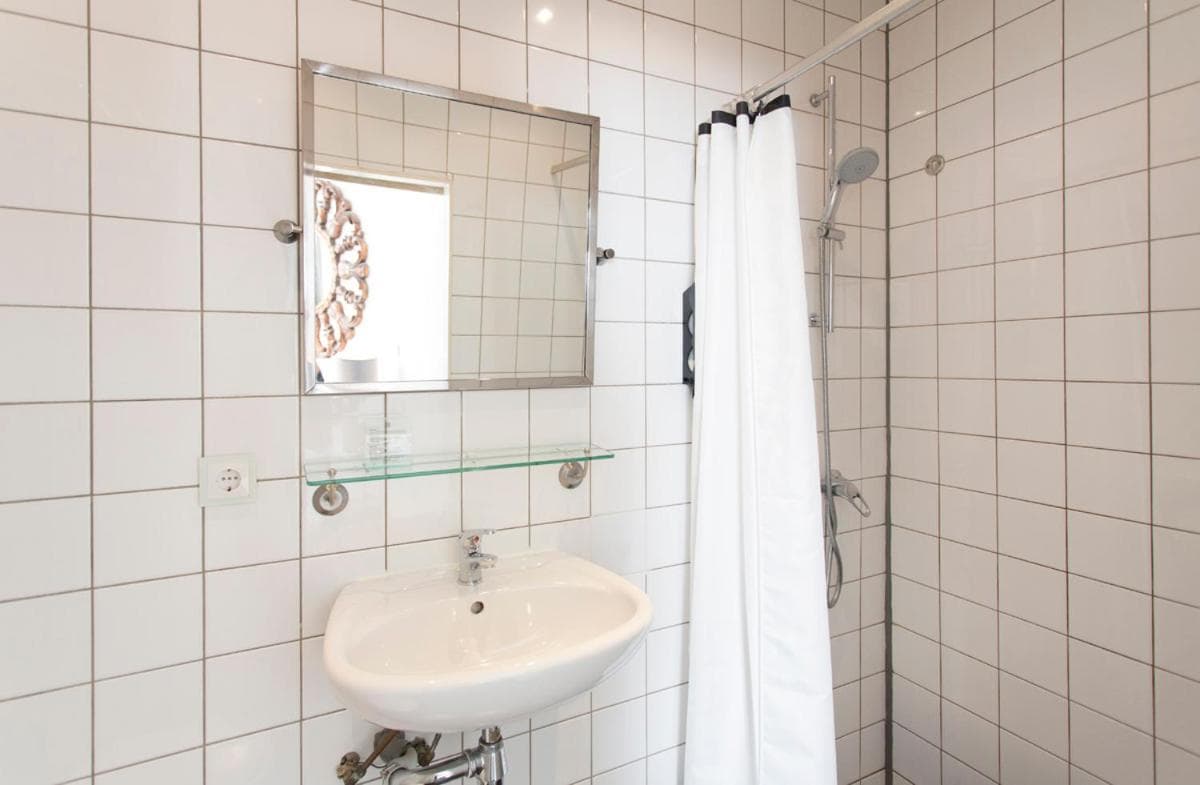 Quentin Canal House Hotel — 25