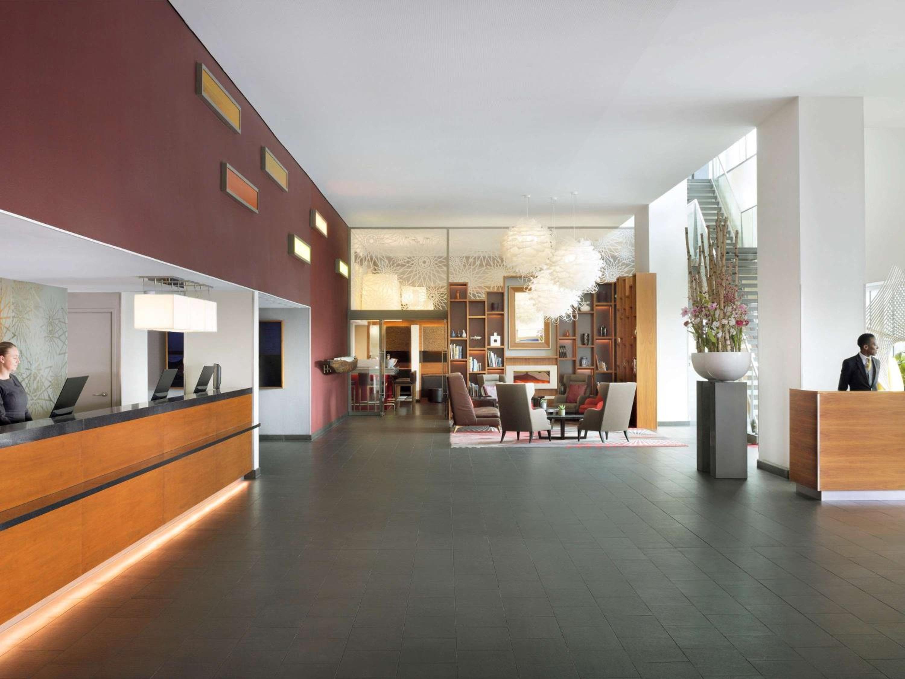 Mövenpick Hotel Amsterdam City Centre — 2