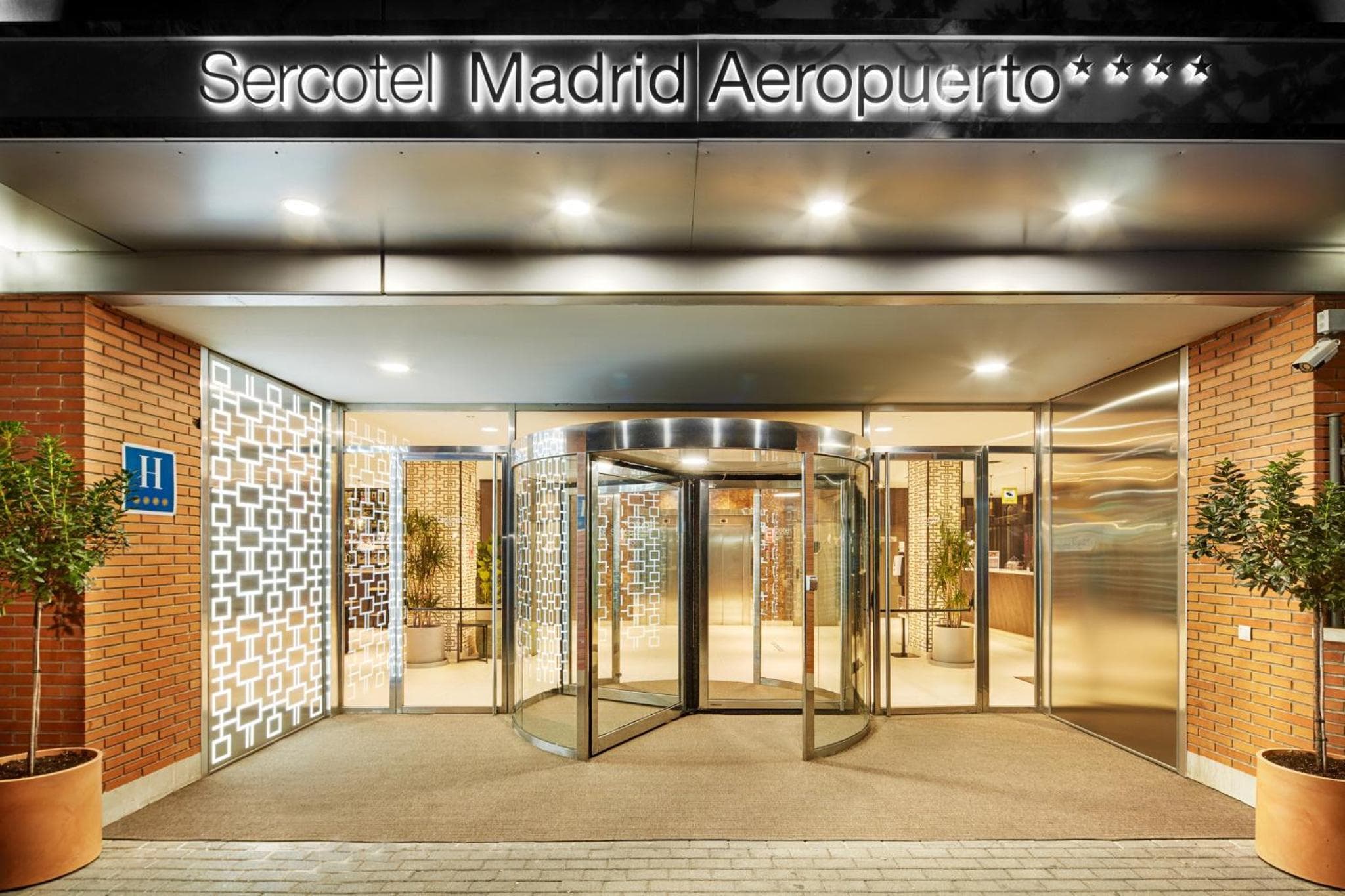 Sercotel Madrid Aeropuerto — 14
