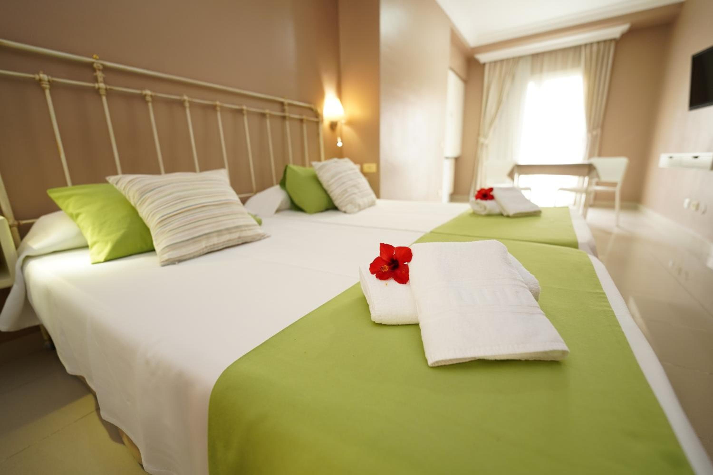 Hotel RF Astoria - Adults Only — 2