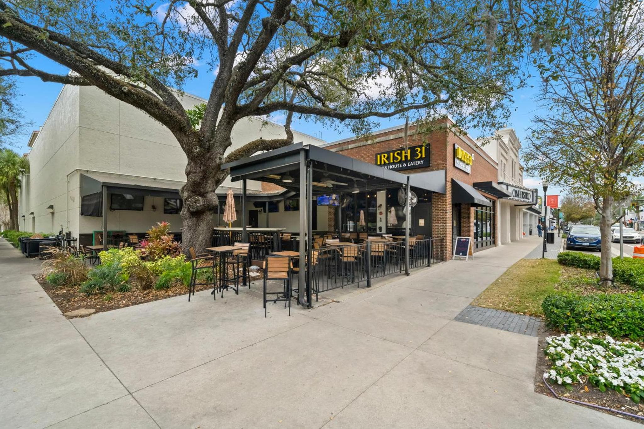 The Adaline Room #8 - Beautiful Hyde Park Apt, 2nd Floor, Steps to Bayshore — 3