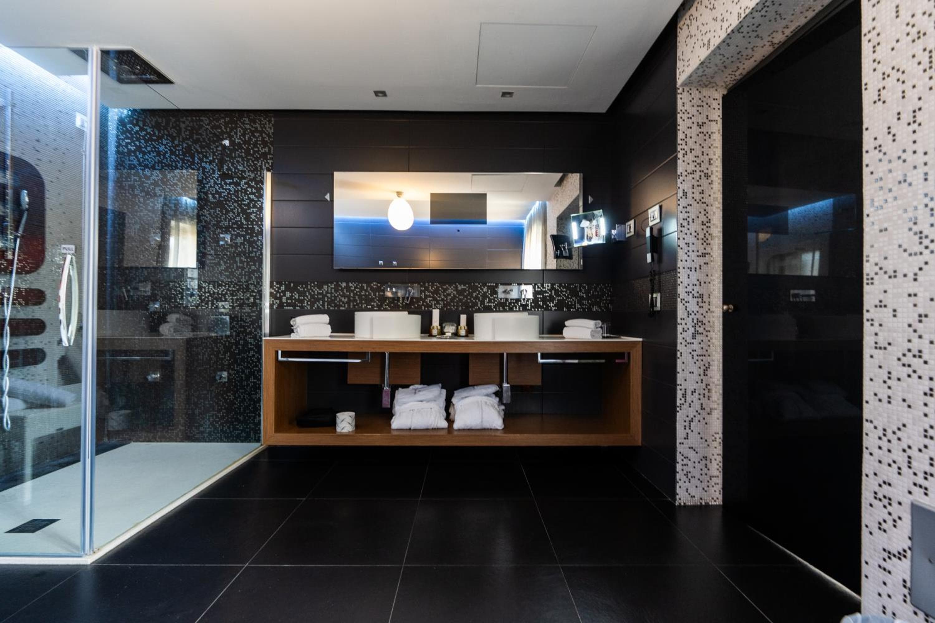 Divina Luxury Hotel — 24