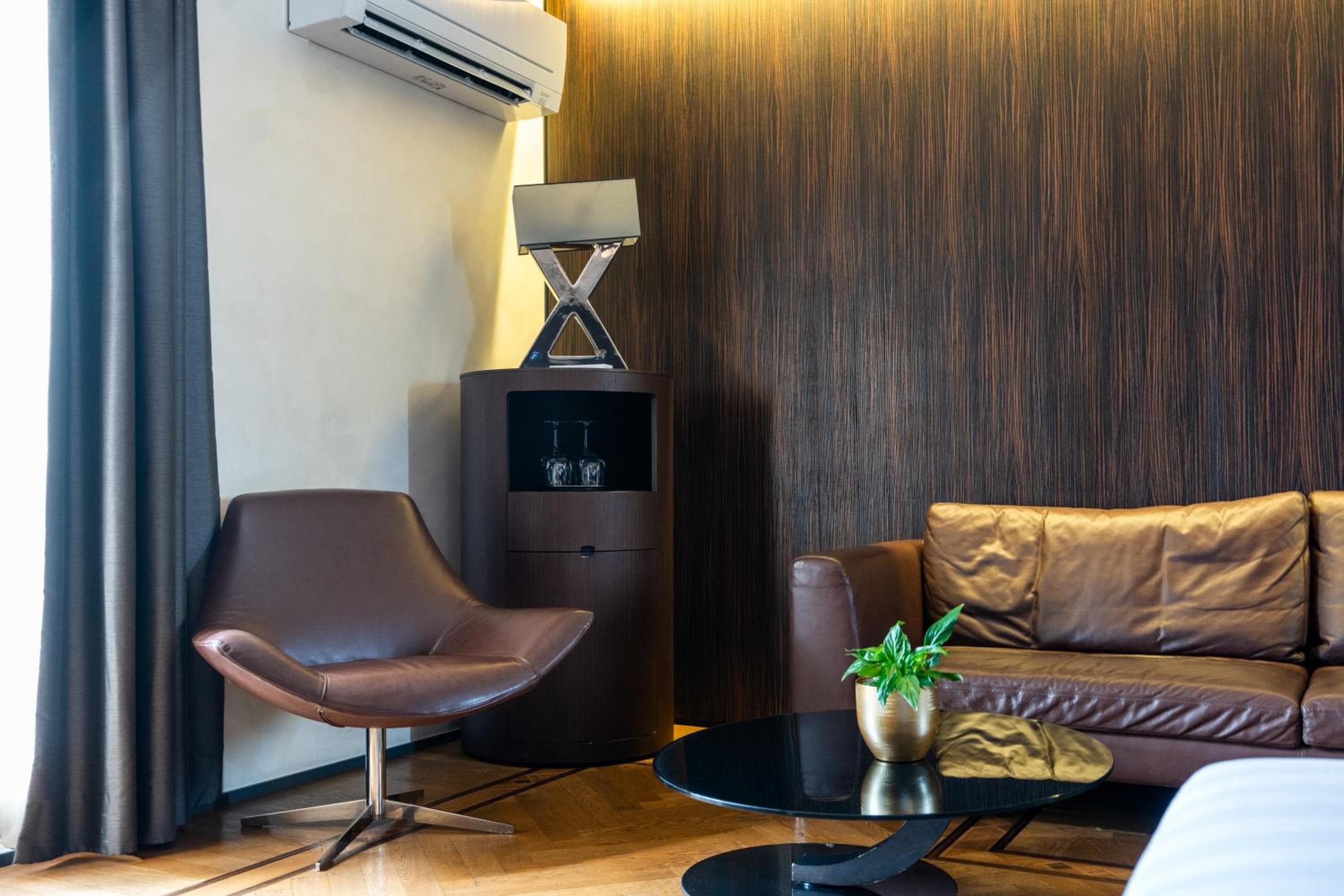 Divina Luxury Hotel — 22