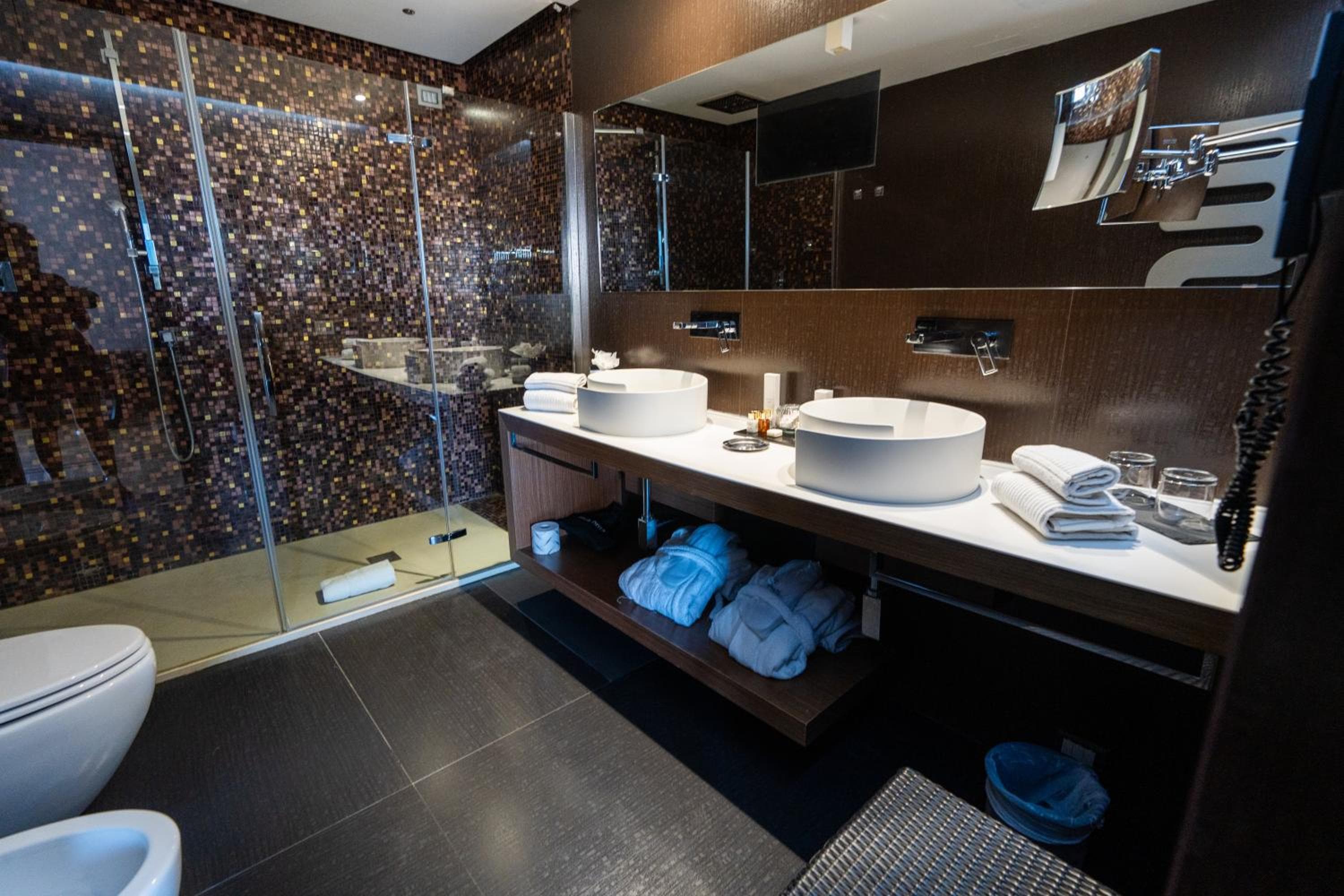 Divina Luxury Hotel — 29