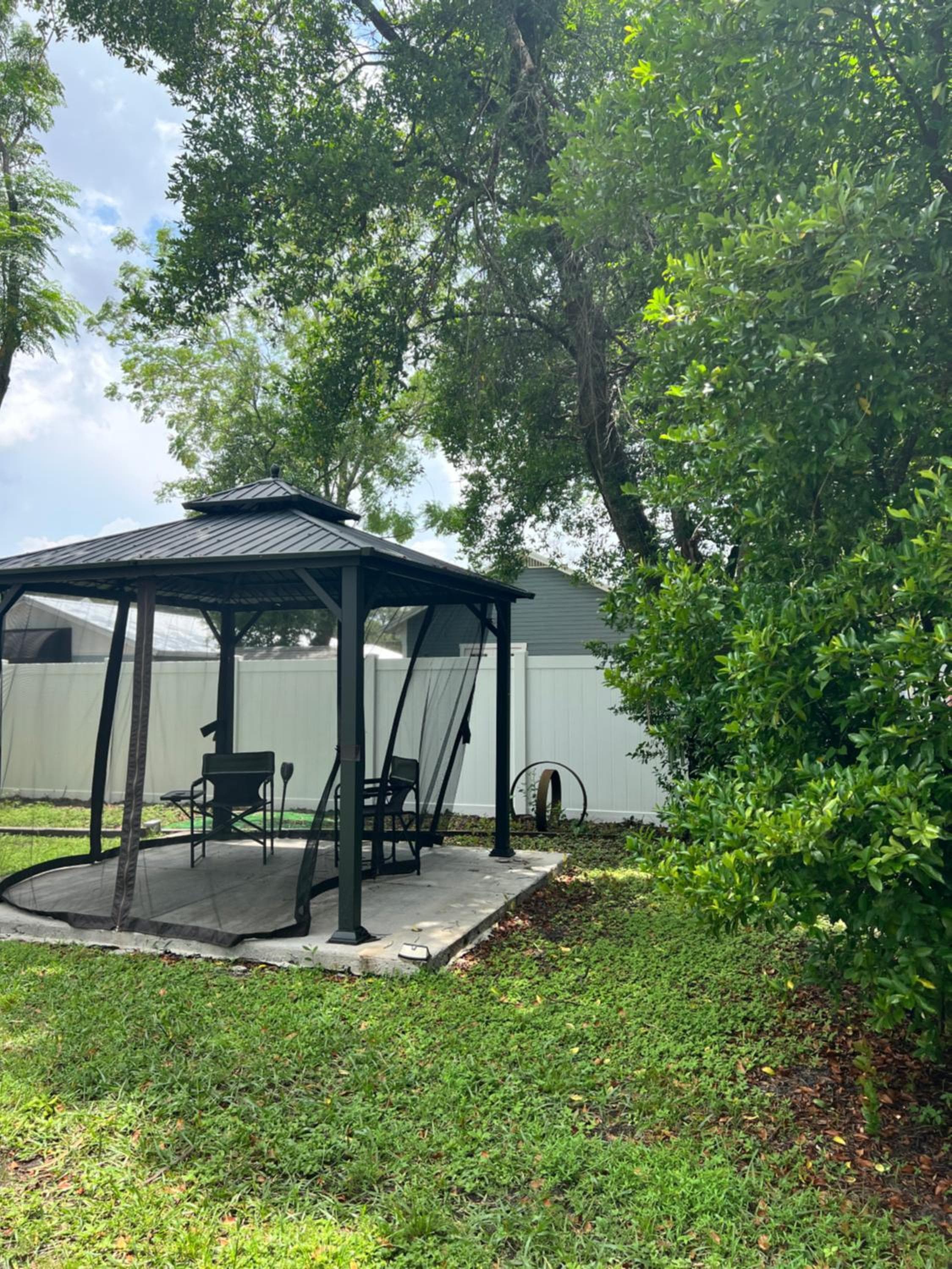 Rivercrest Bungalow Retreat — 29