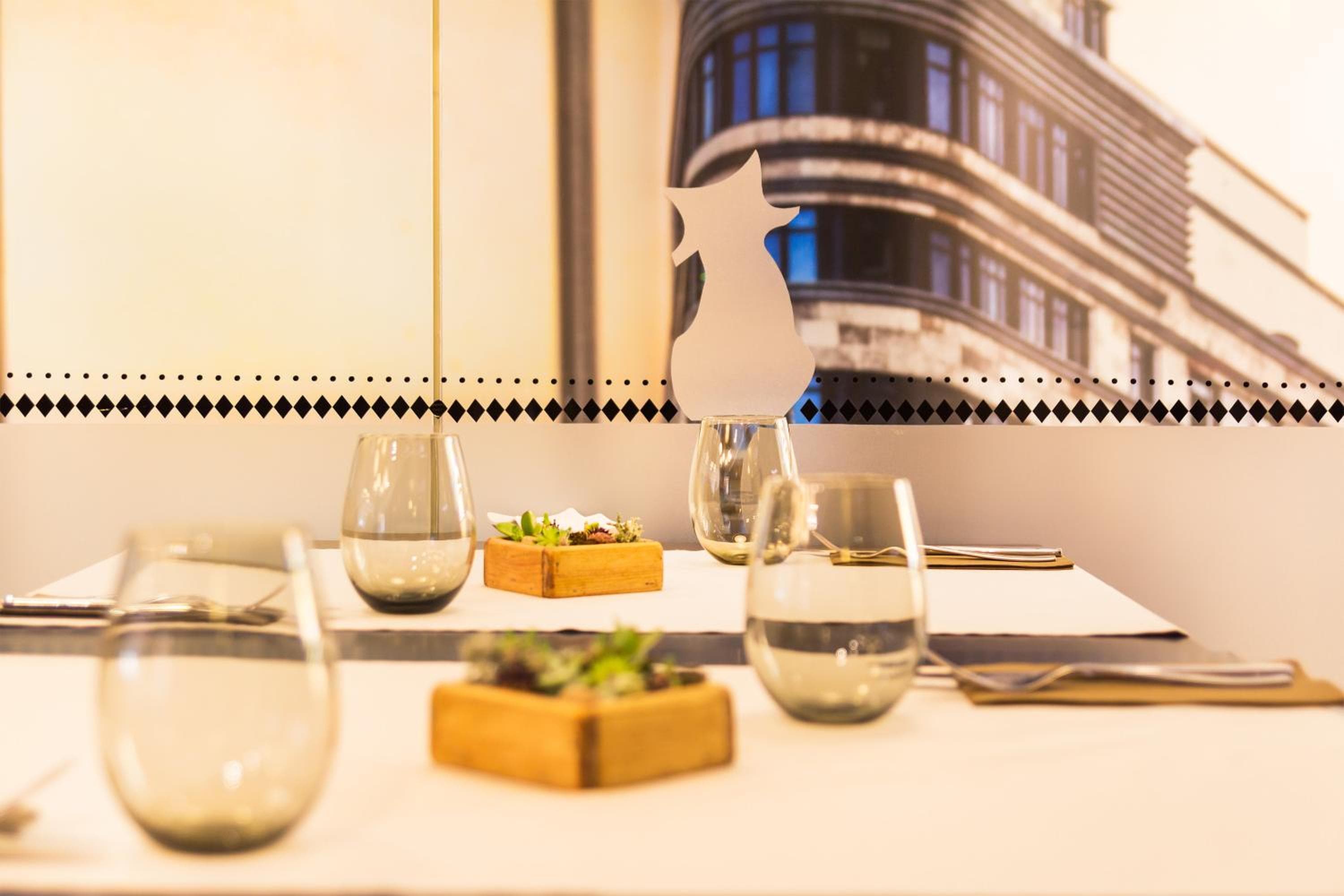 Hotel Indigo Madrid - Gran Vía by IHG — 11