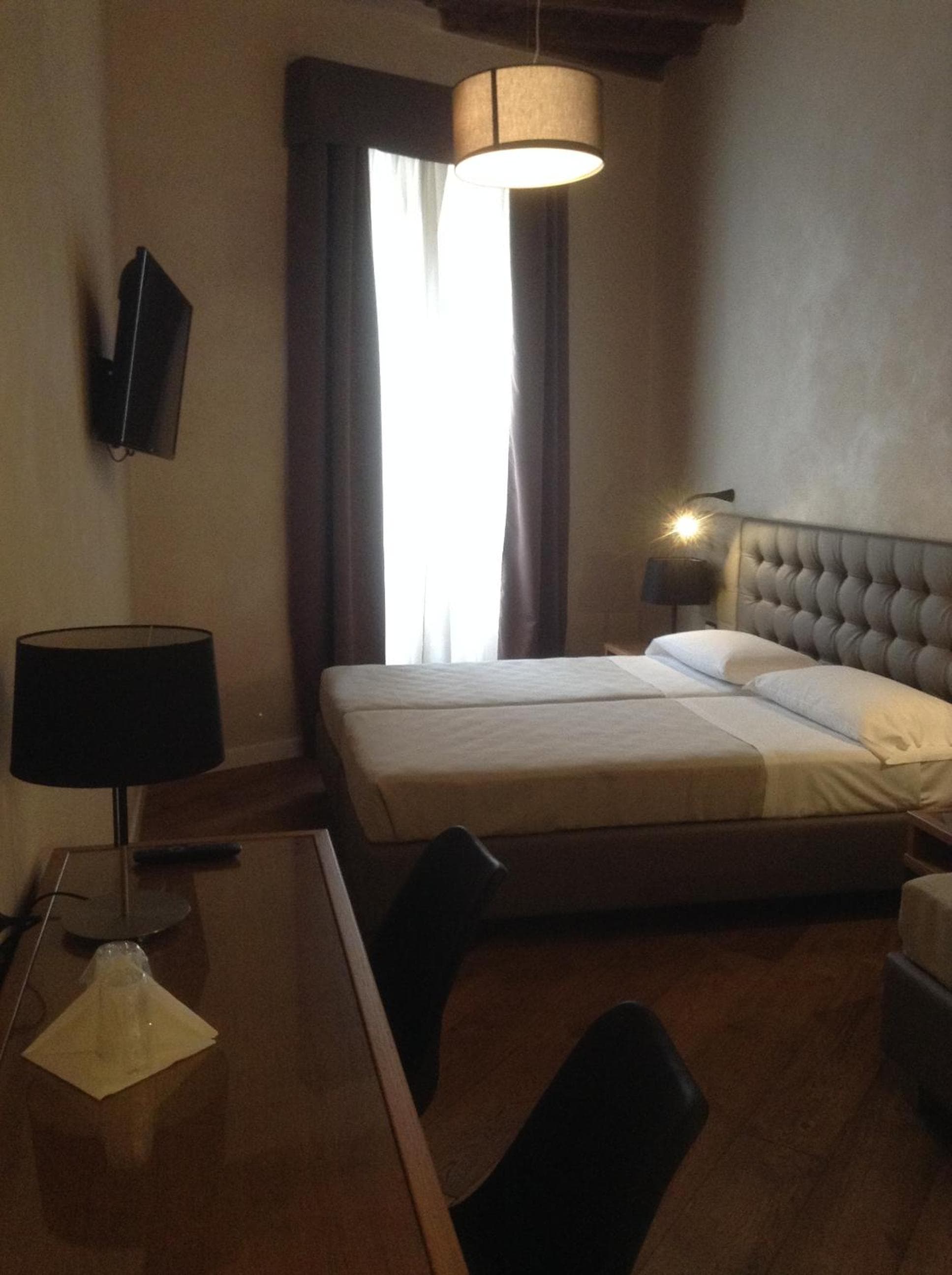 Hotel Elite — 11