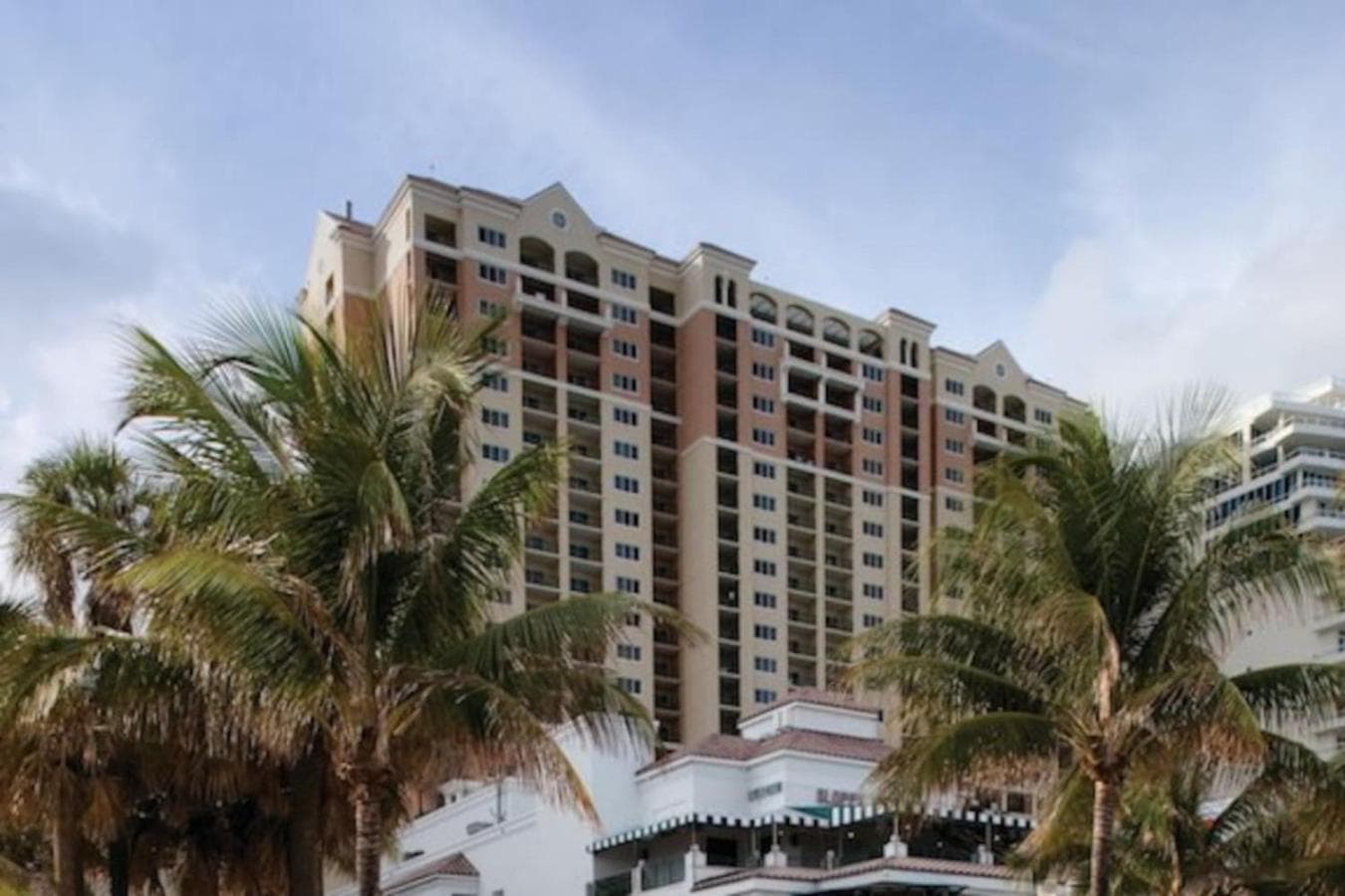 Marriott BeachPlace Towers Luxury Guest Room Sl — 7