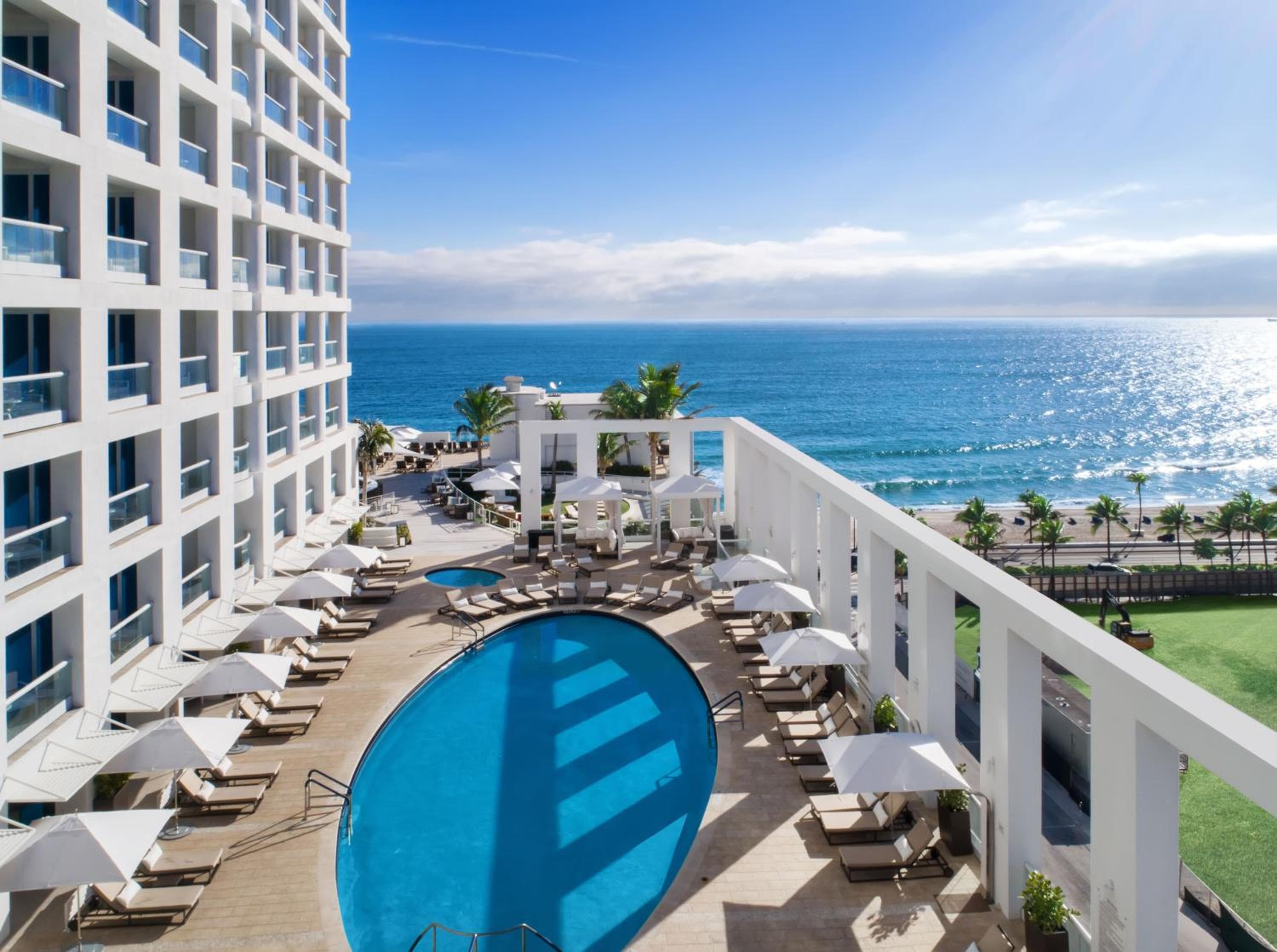 Stylish Oceanview Apartment Prime Location — 24