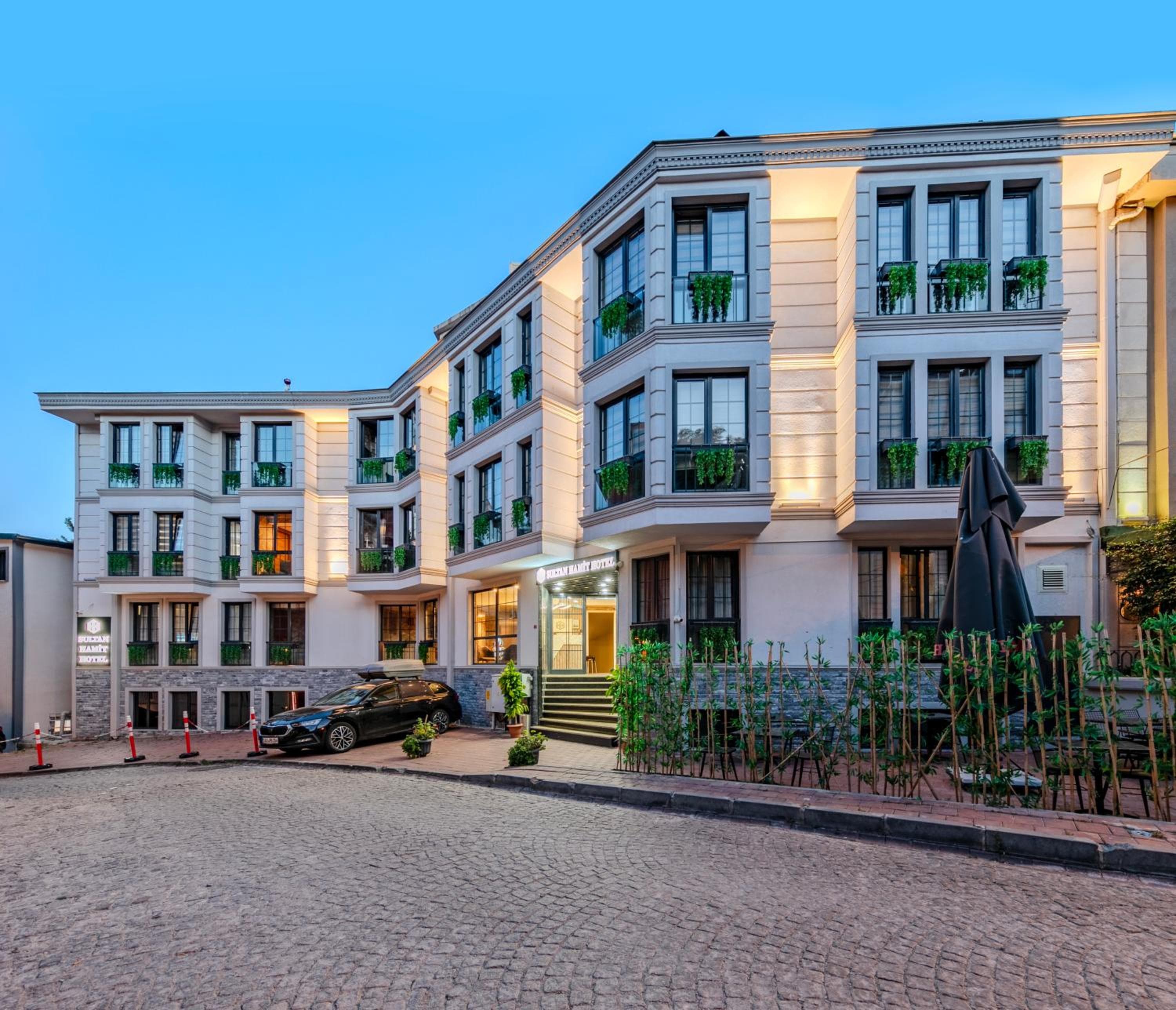 Sultan Hamit Hotel — 1