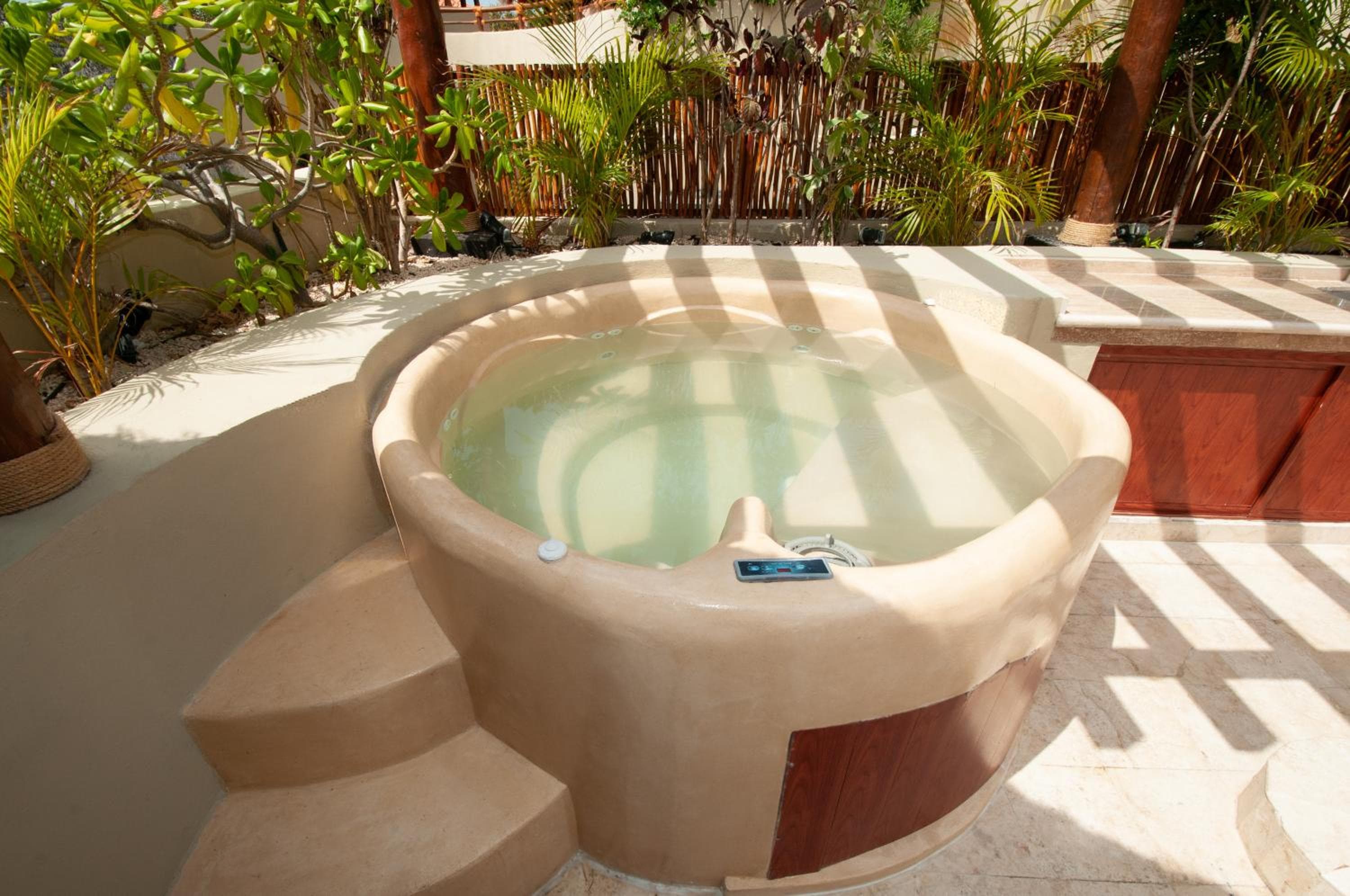 Maya Villa Condo Hotel and Beachclub — 24