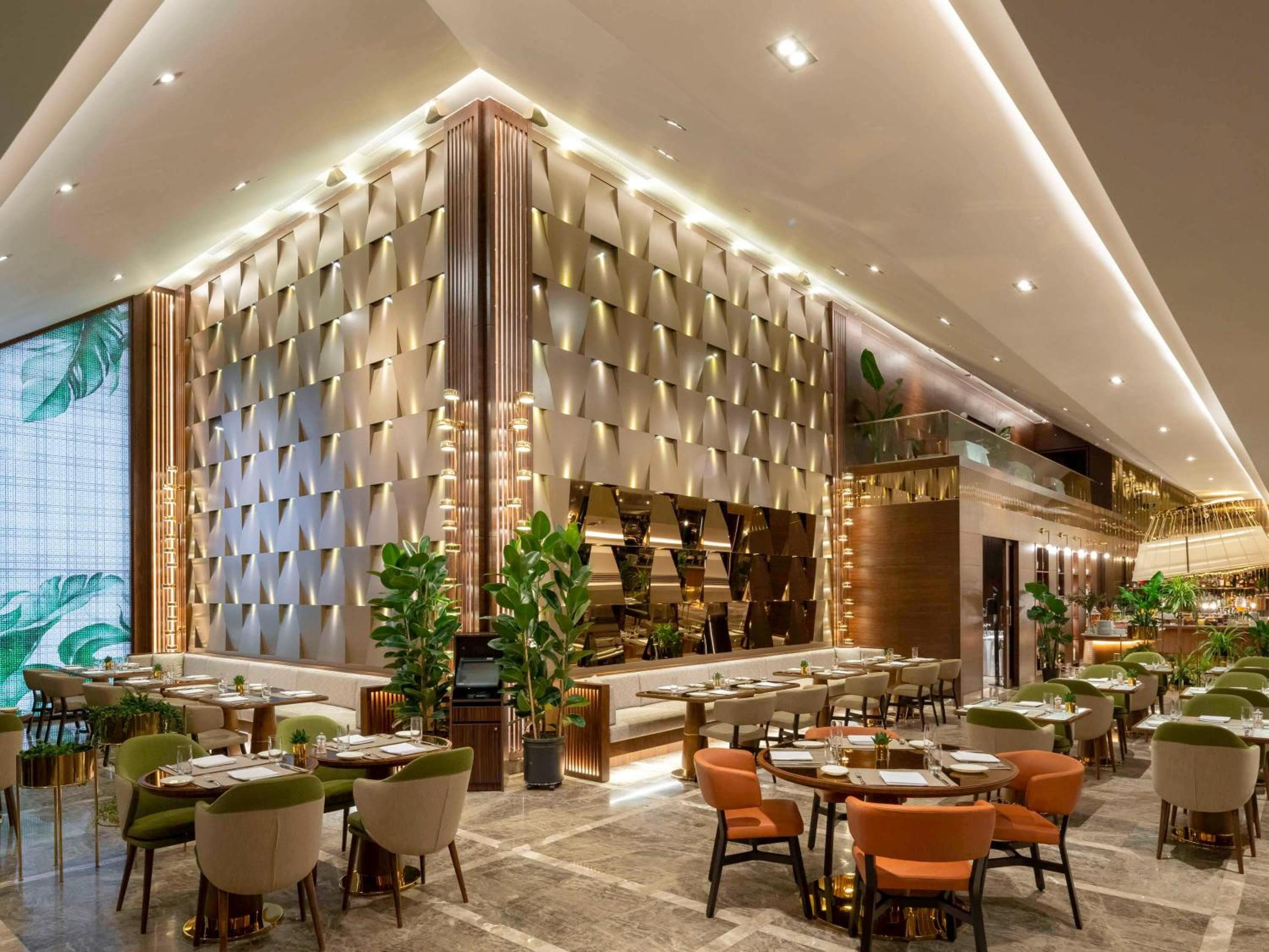 Mövenpick Hotel Istanbul Bosphorus — 11