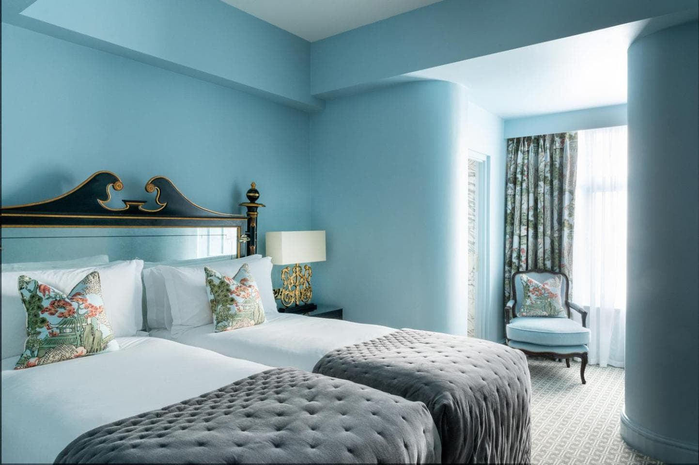 Das Kensington Hotel — 3