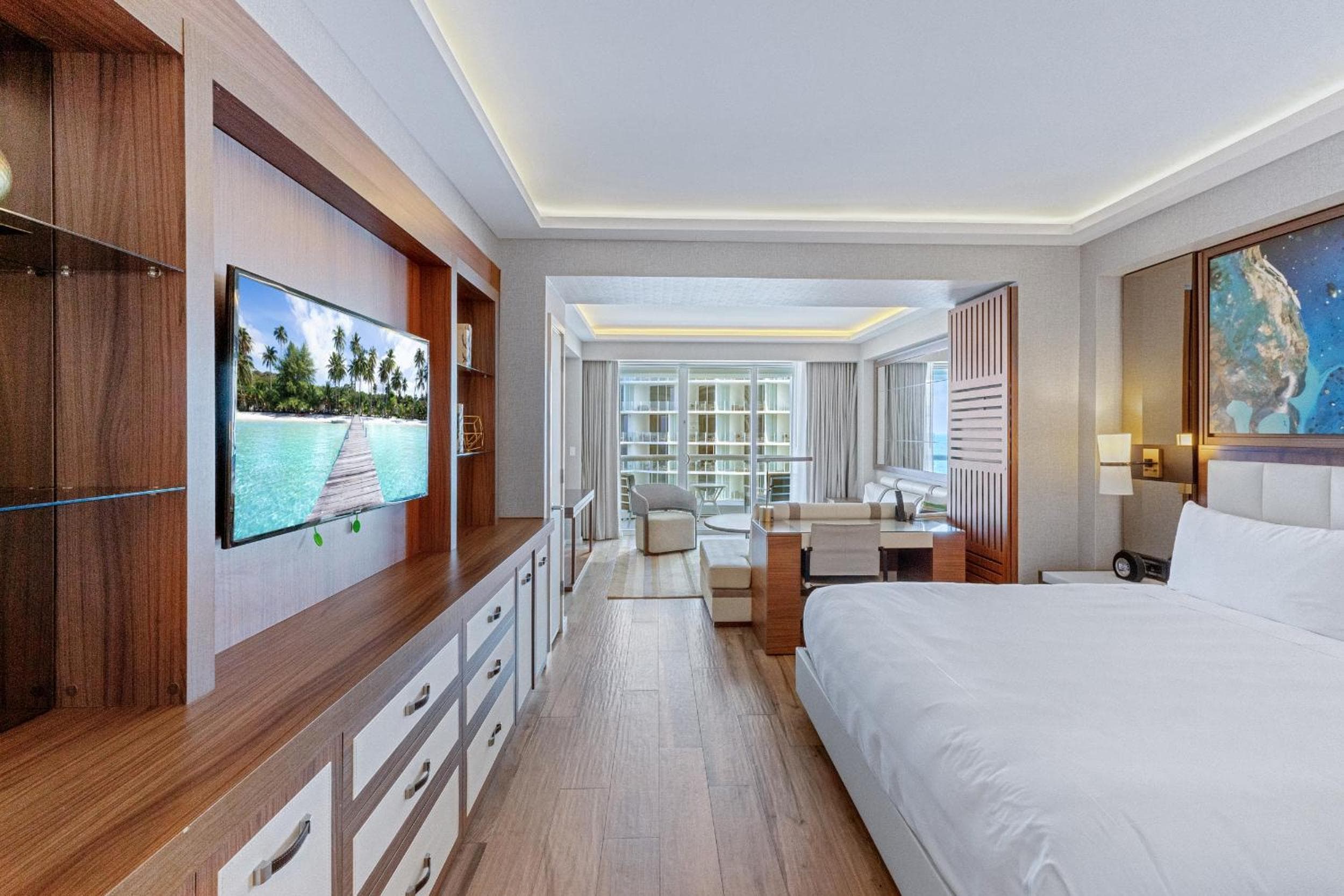 Stylish Oceanview Apartment Prime Location — 13