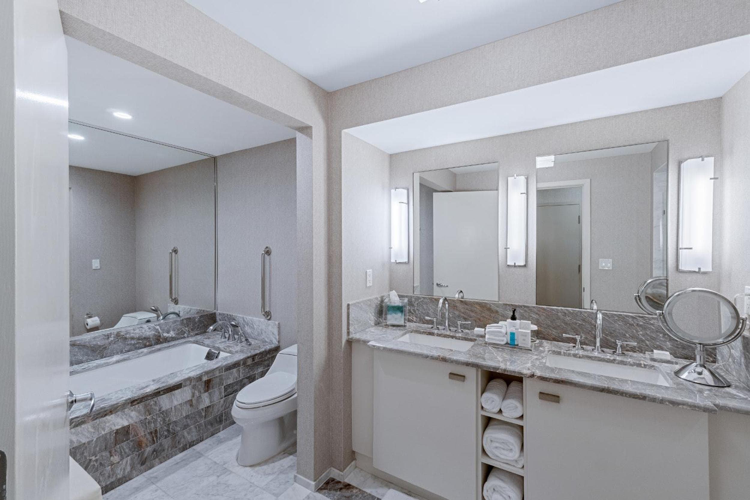 Stylish Oceanview Apartment Prime Location — 21