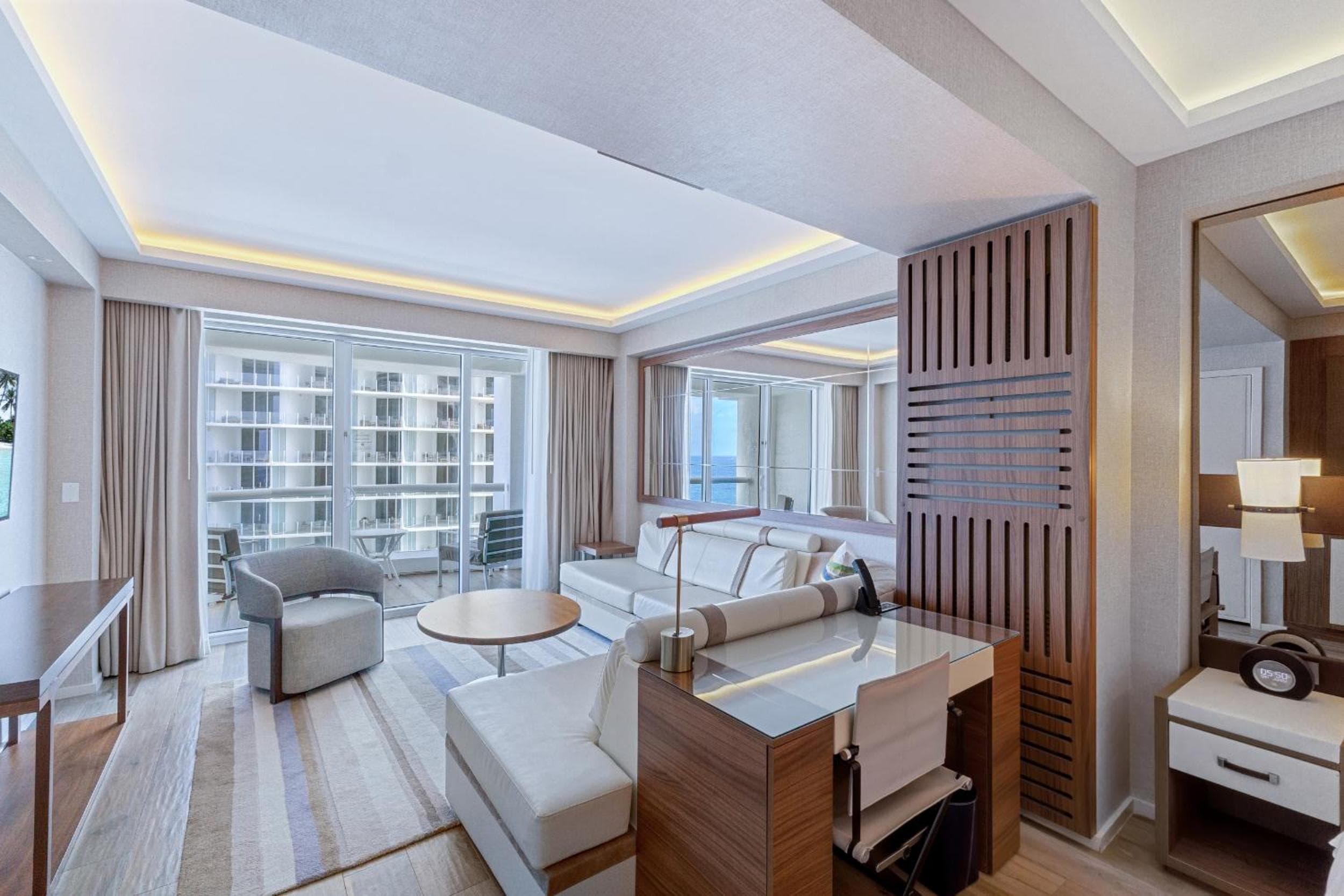 Stylish Oceanview Apartment Prime Location — 16
