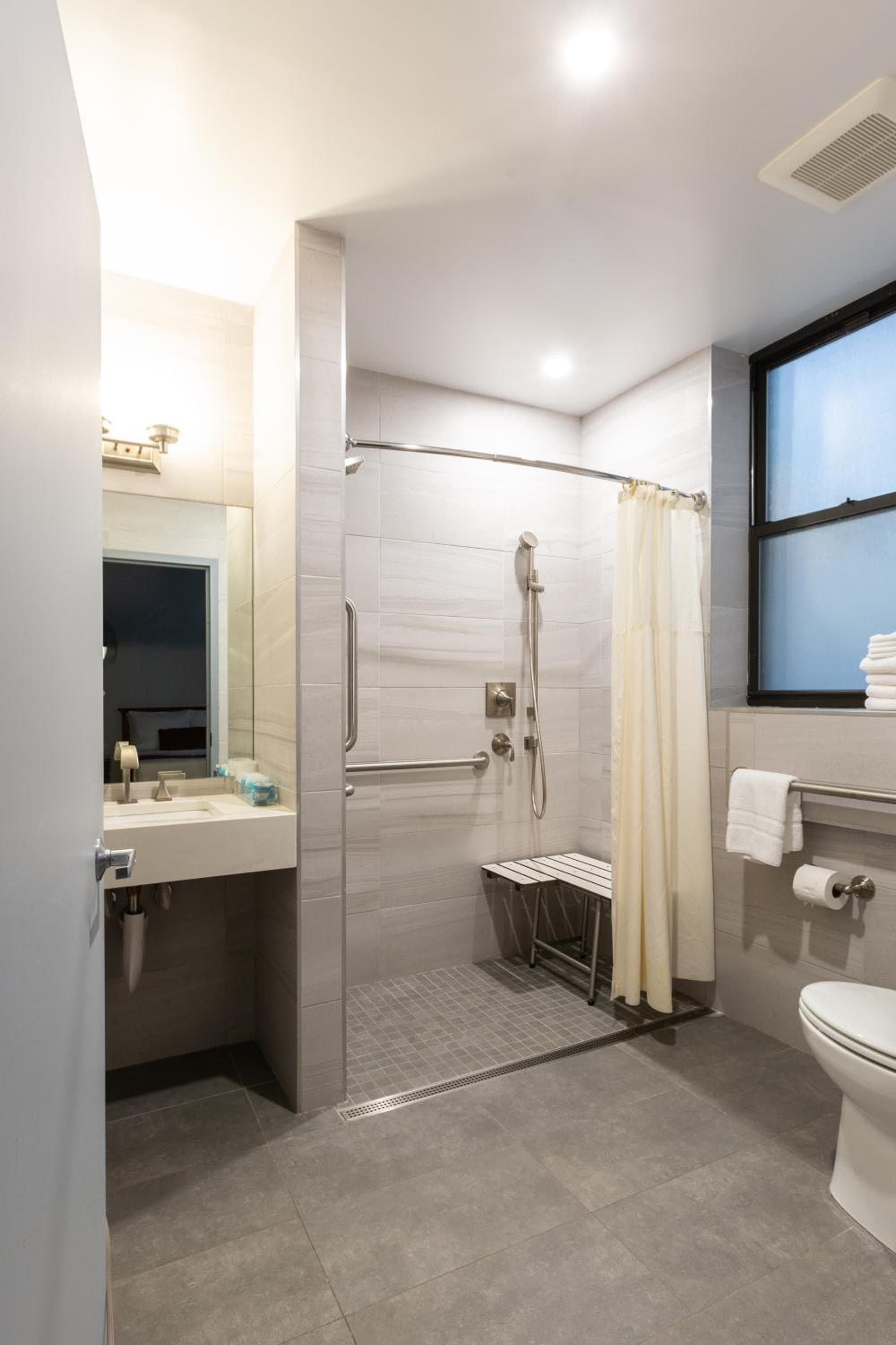 Hotel St. James — 3