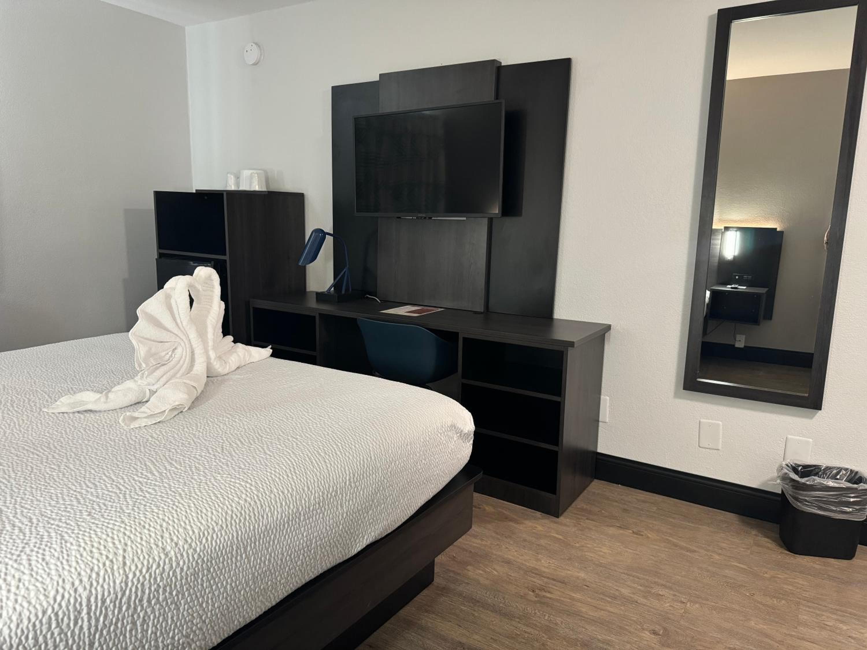 Motel 6 Hollywood — 25