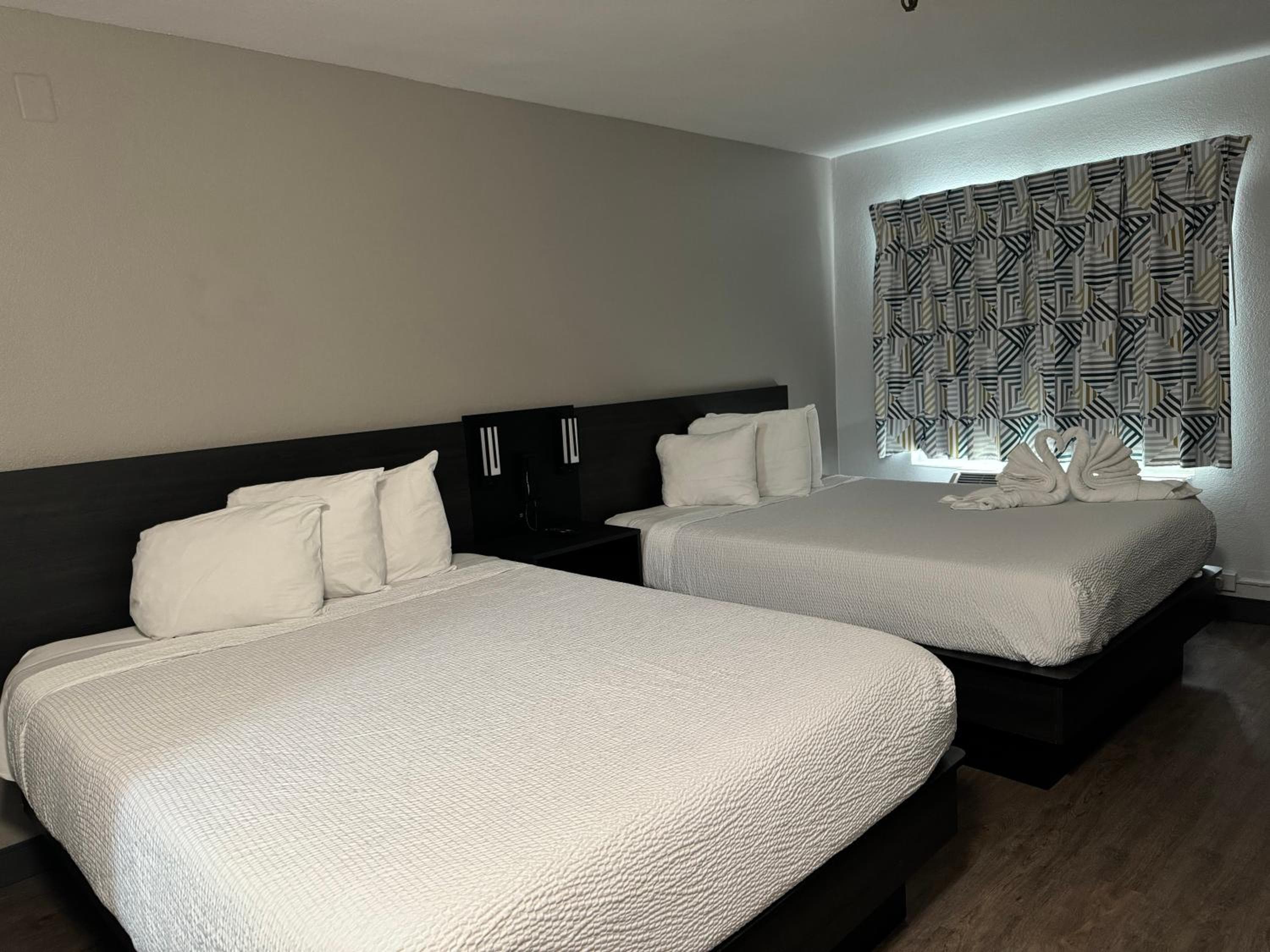 Motel 6 Hollywood — 3