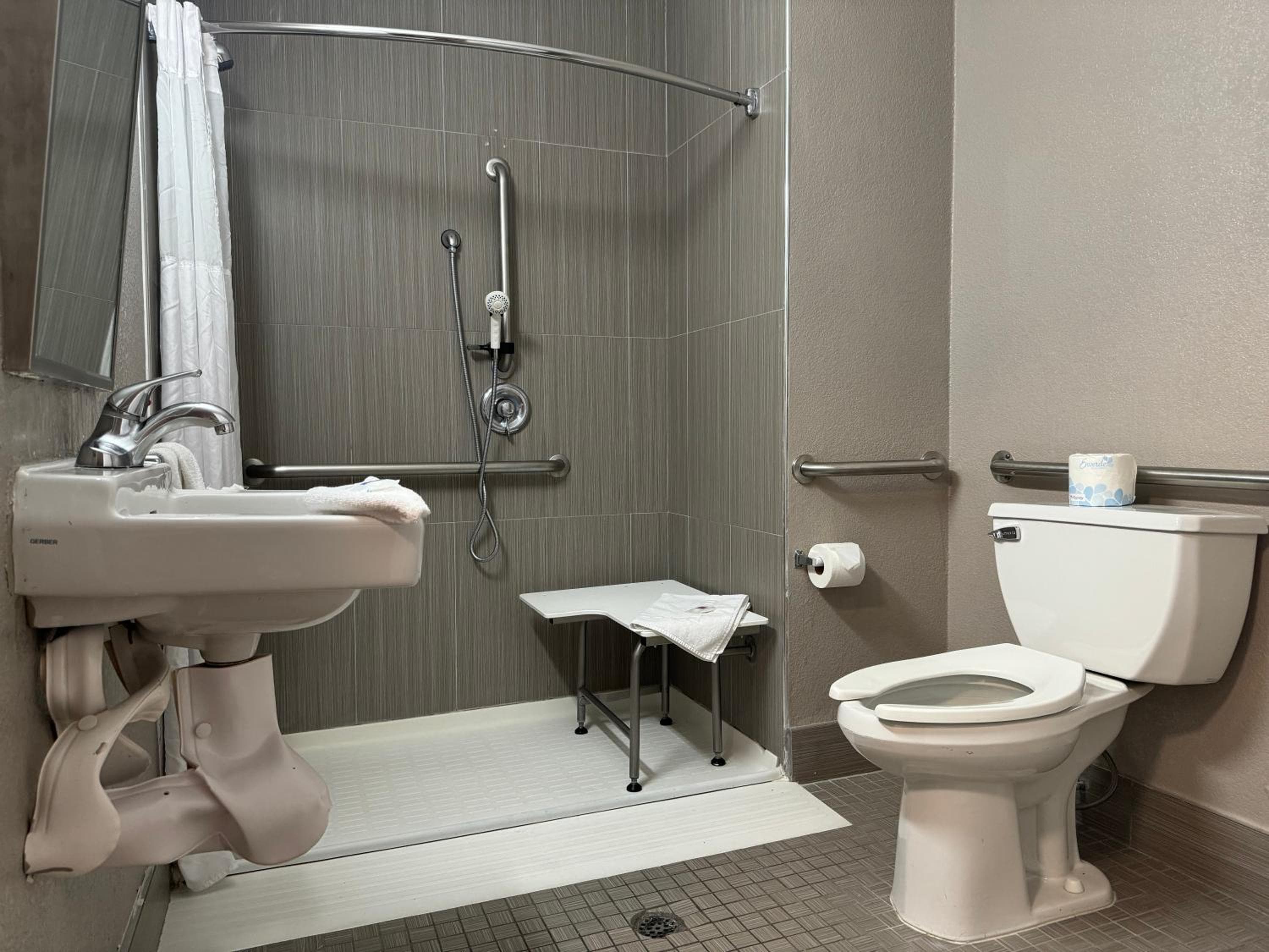 Motel 6 Hollywood — 9